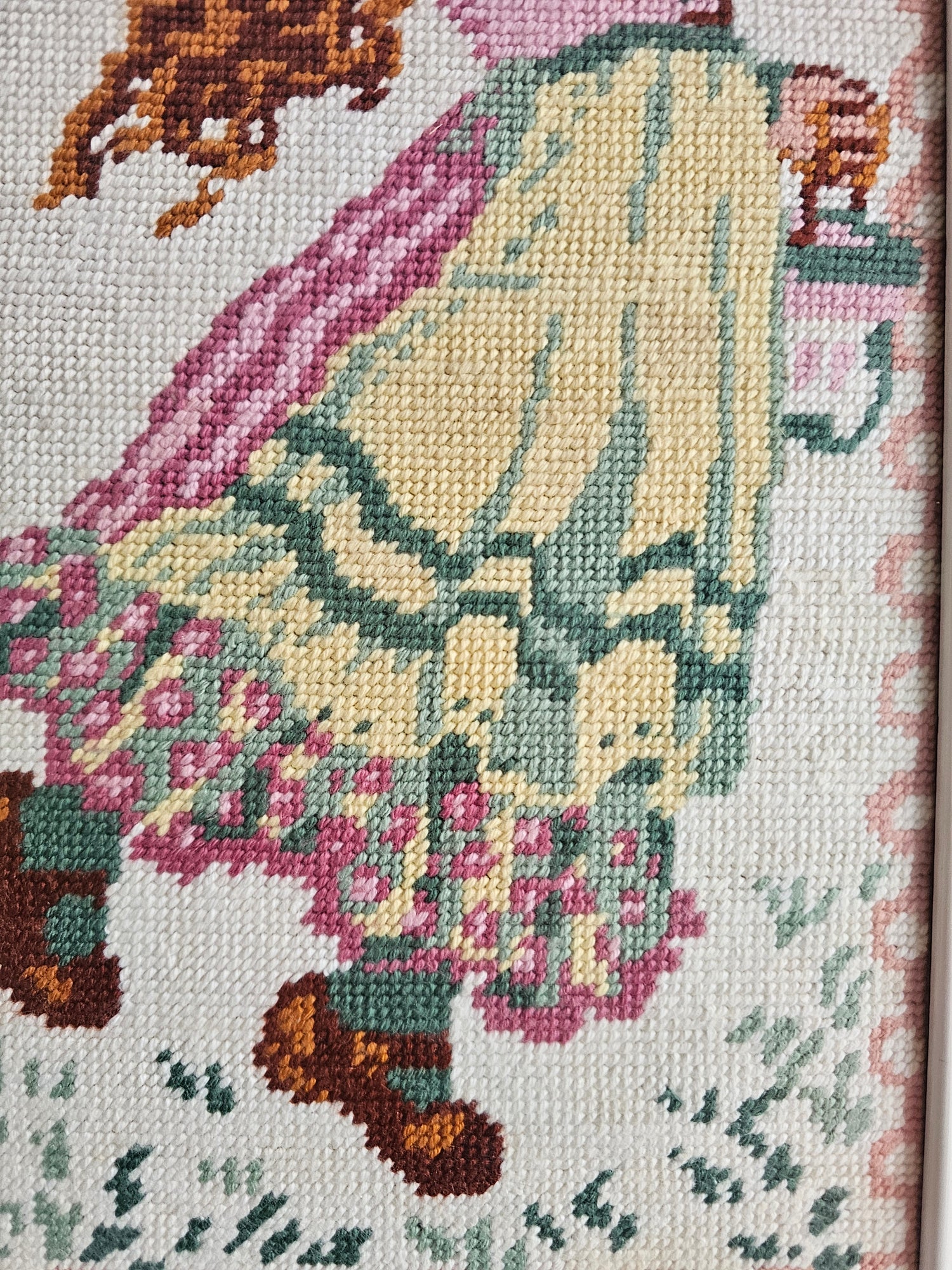 Ingelijst borduurwerk meisje – Holly Hobbie stijl