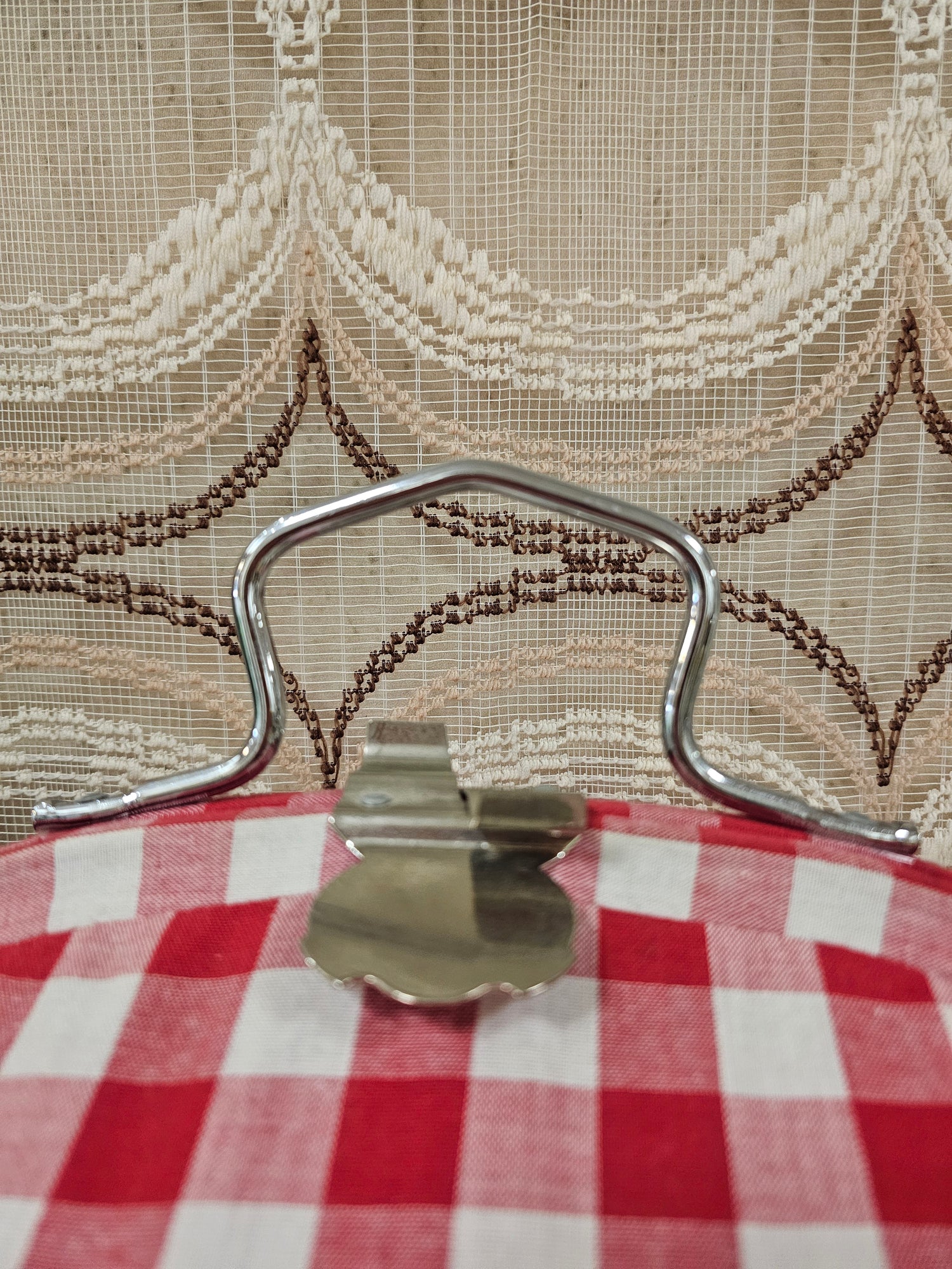 Vintage theebeurs met knip – rood wit geblokt