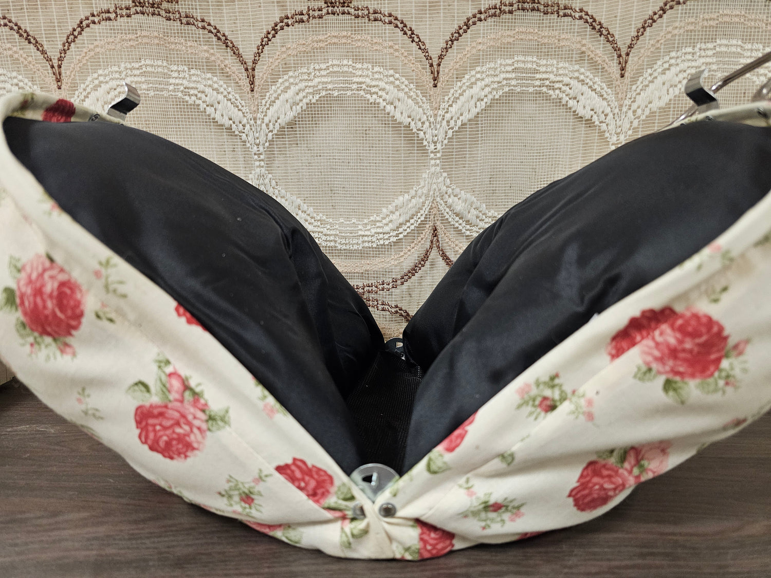 Vintage theebeurs met knip – bloemenpatroon