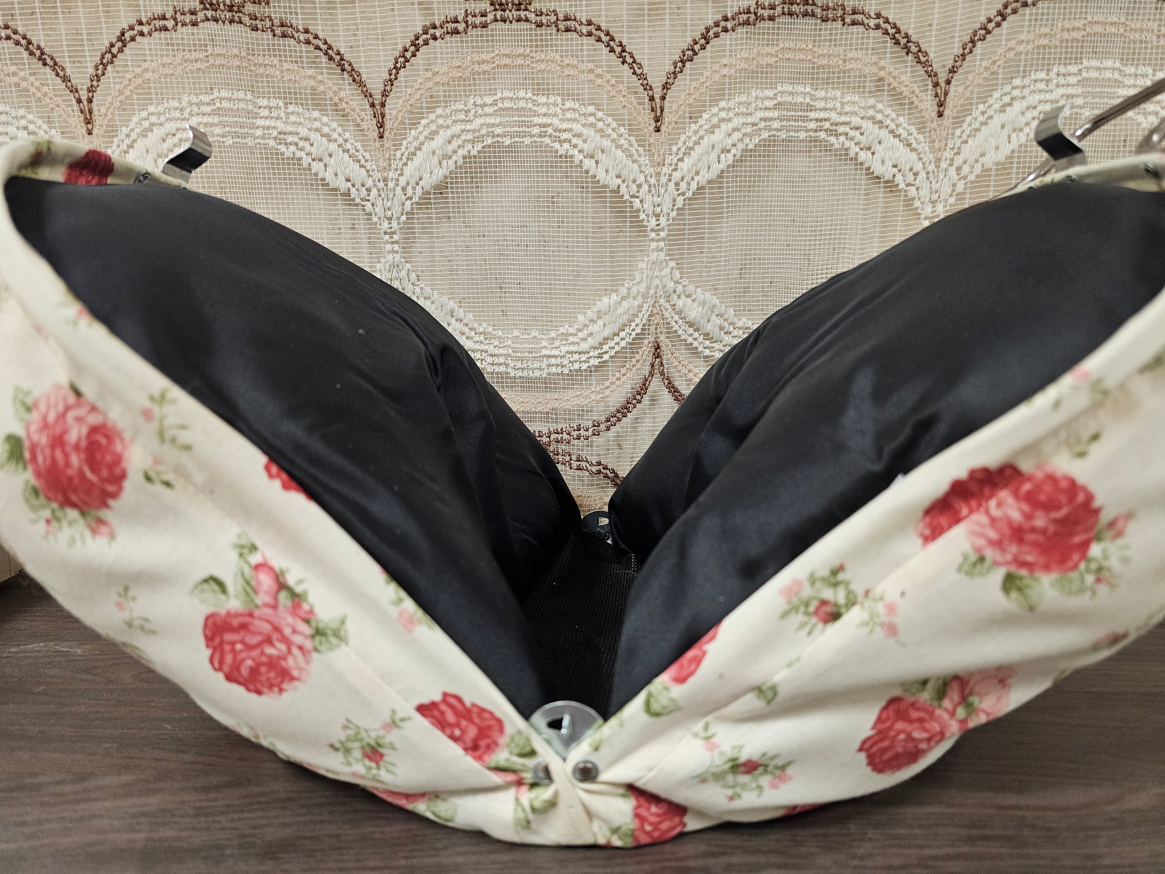 Vintage theebeurs met knip – bloemenpatroon