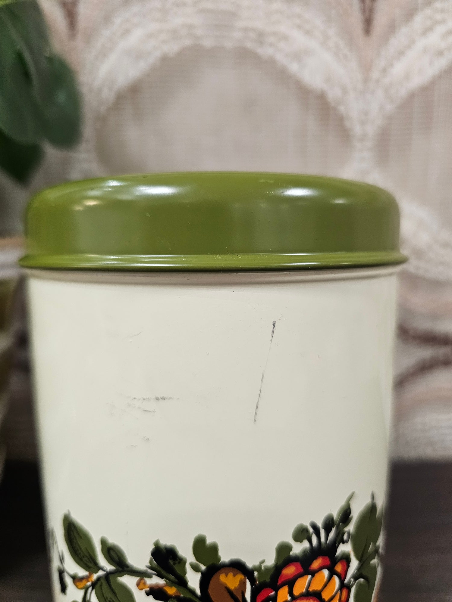 Vintage suiker blik met bloemen