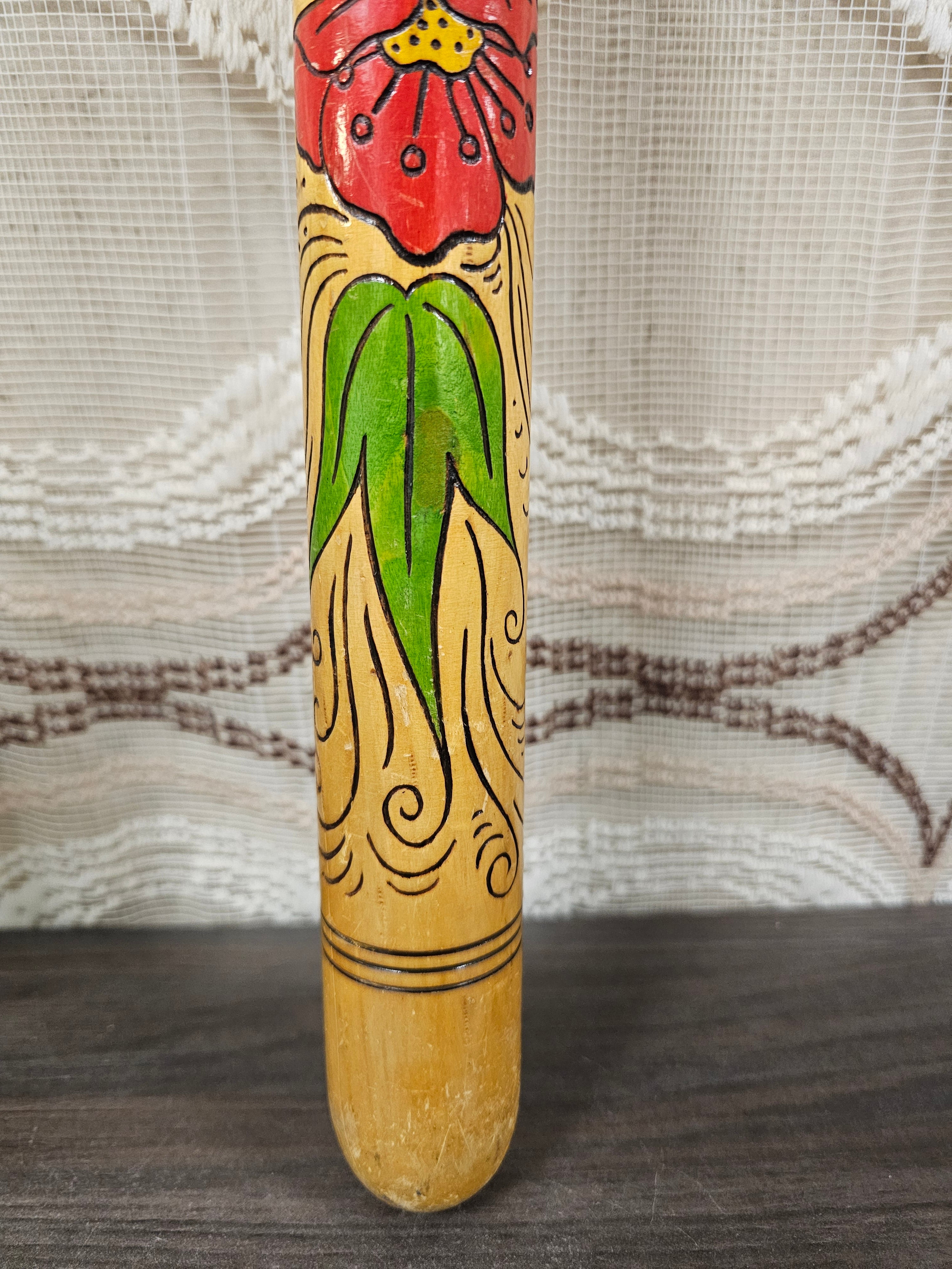 Vintage houten breinaaldenkoker met bloemenprint