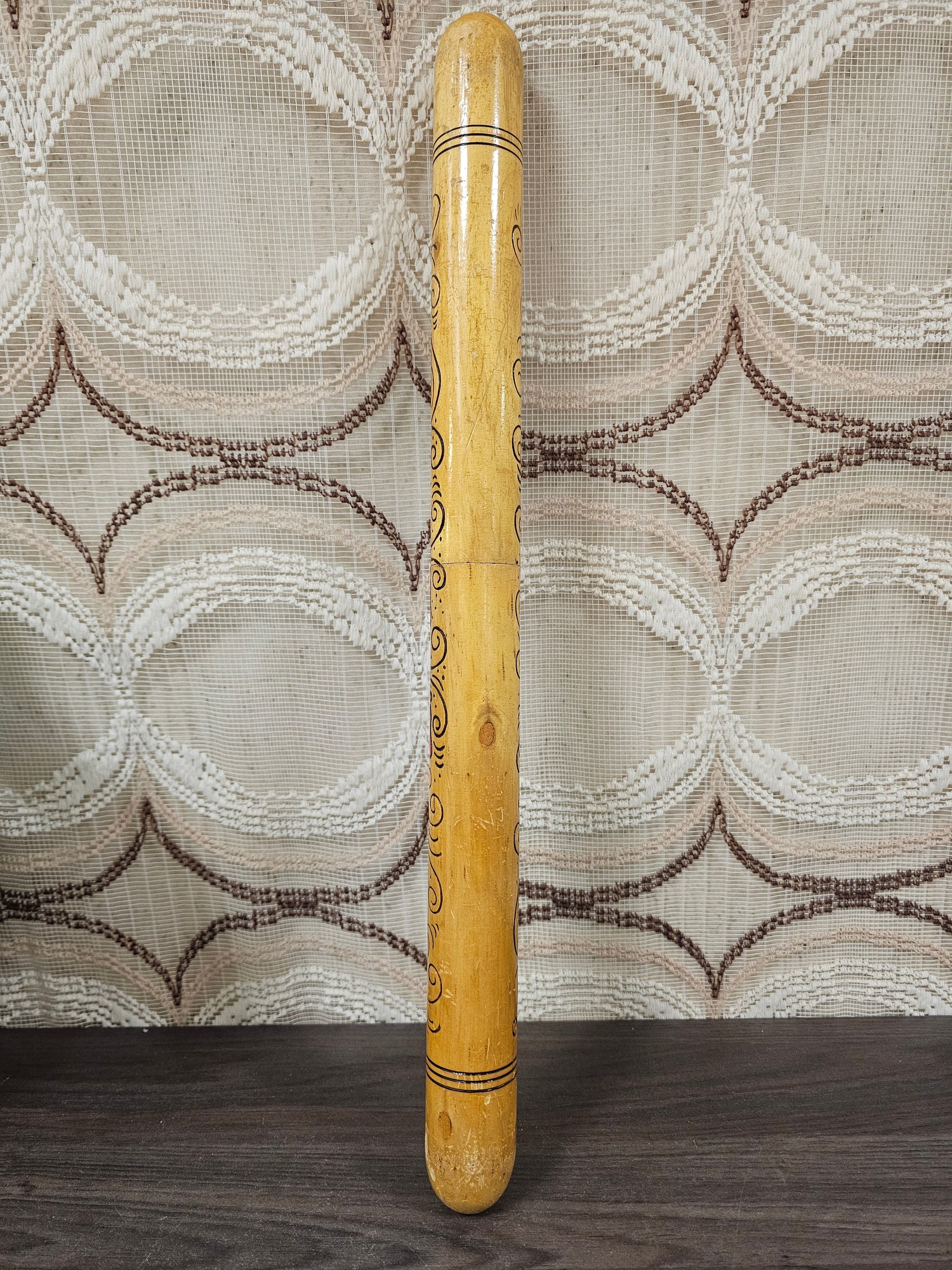 Vintage houten breinaaldenkoker met bloemenprint