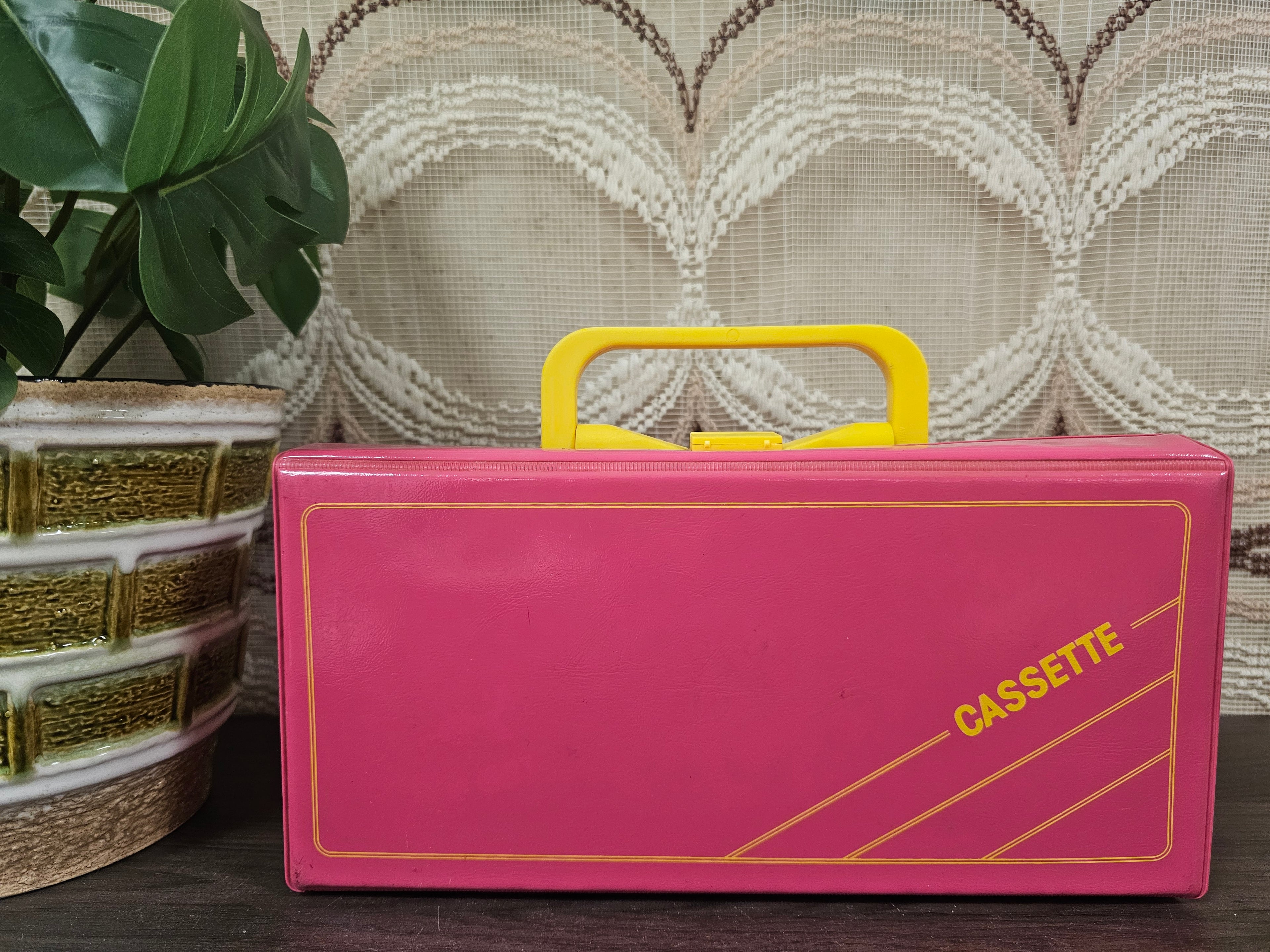 Roze cassette koffer vintage met handvat