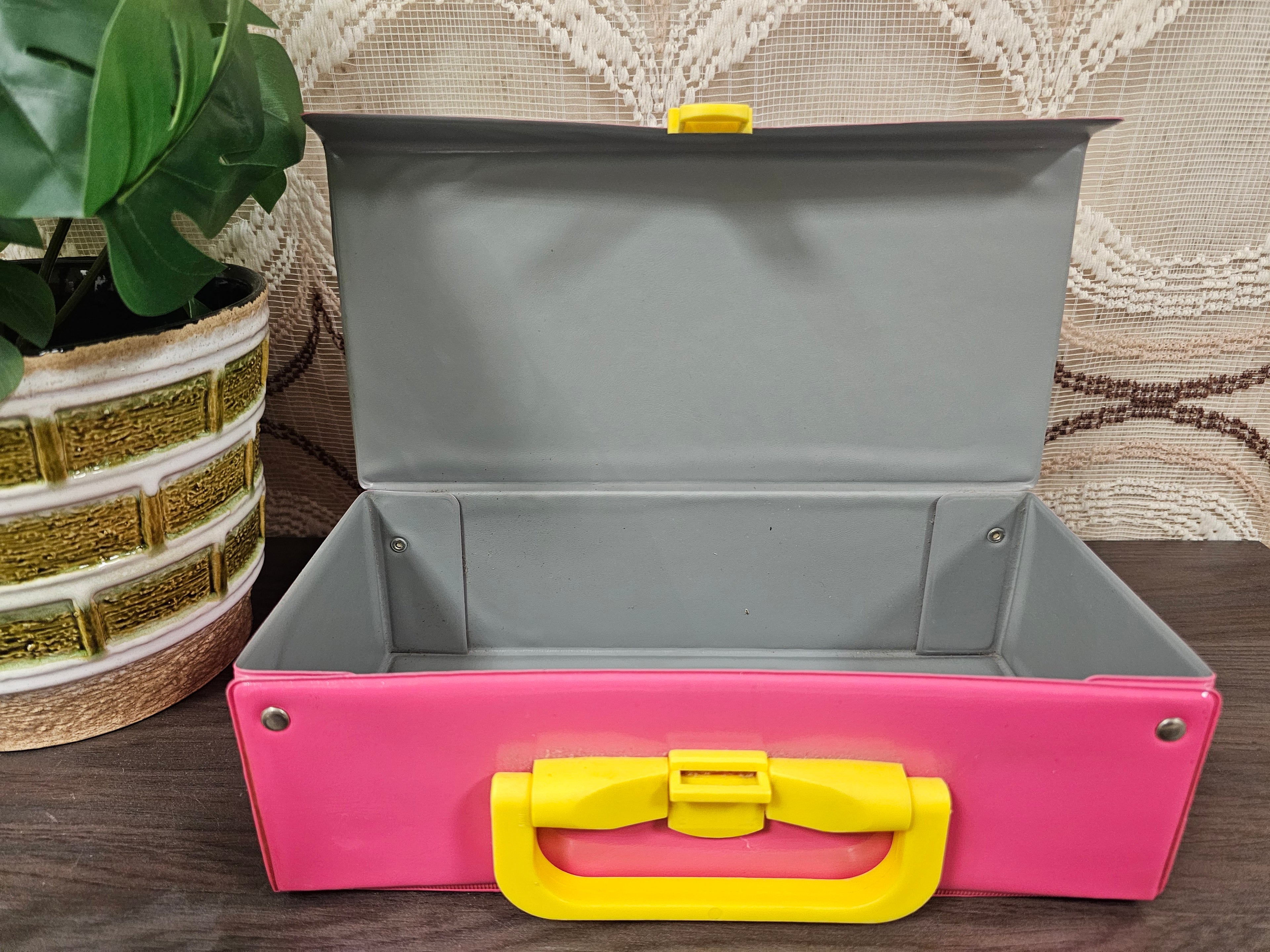 Roze cassette koffer vintage met handvat