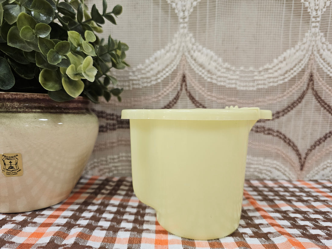 Vintage Tupperware kannetje zachtgeel
