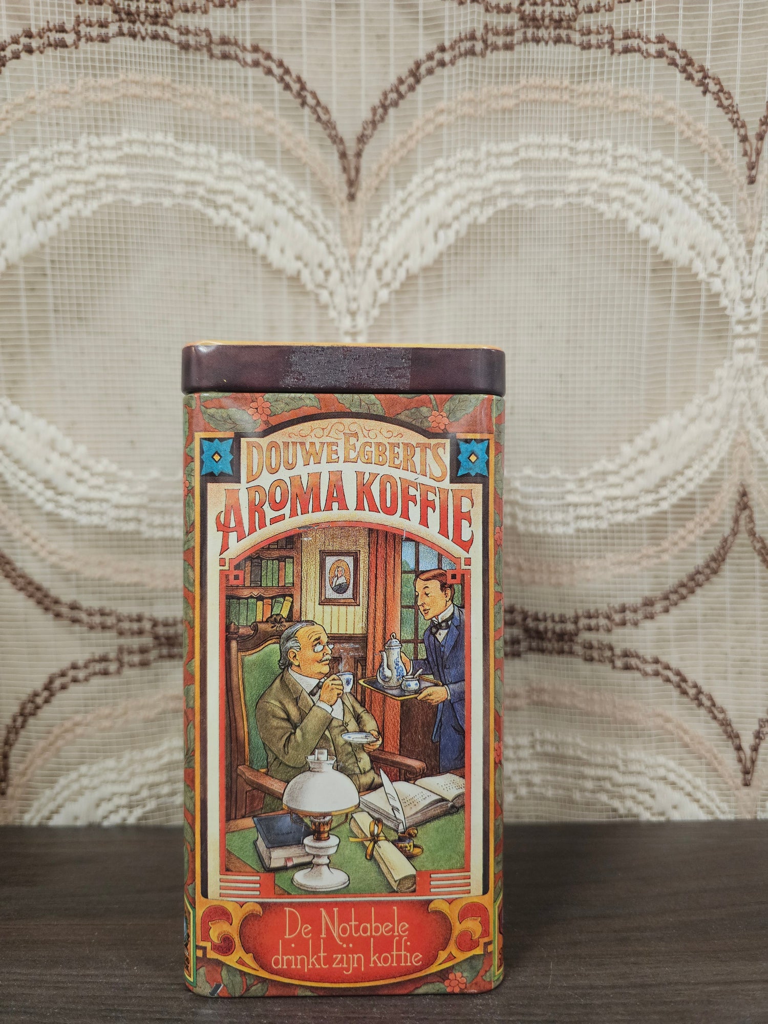 Vintage Douwe Egberts koffieblik met illustraties