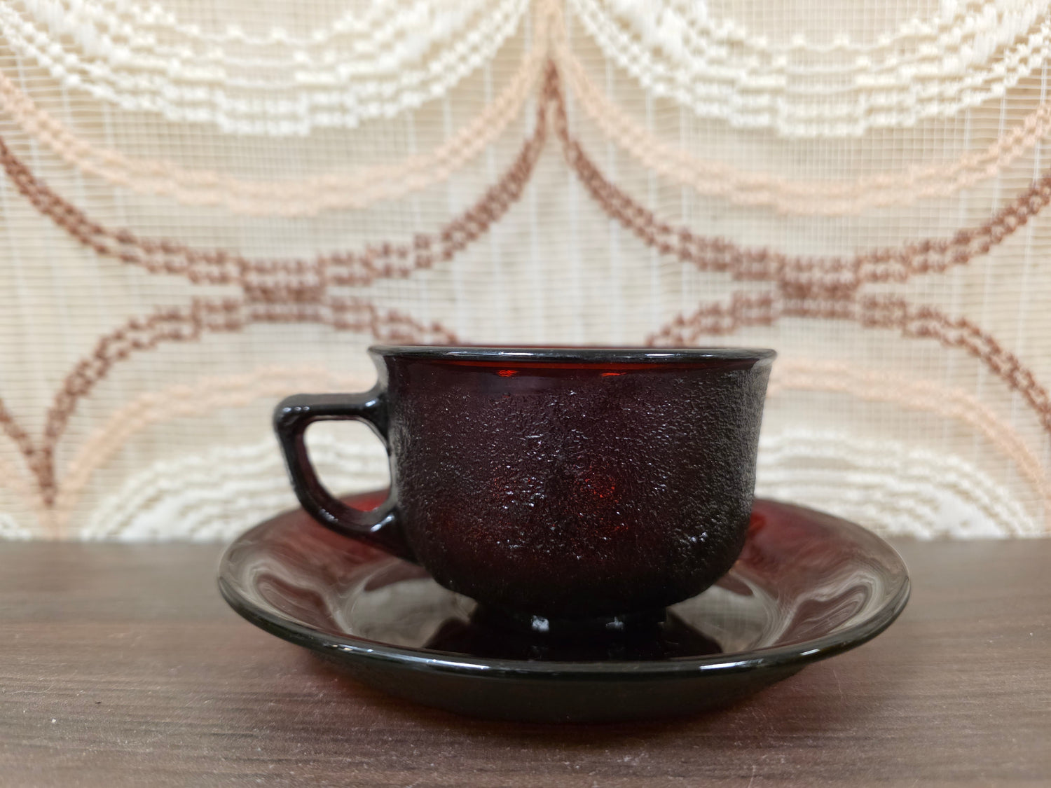 Arcoroc France Sierra kop en schotel rood – vintage servies