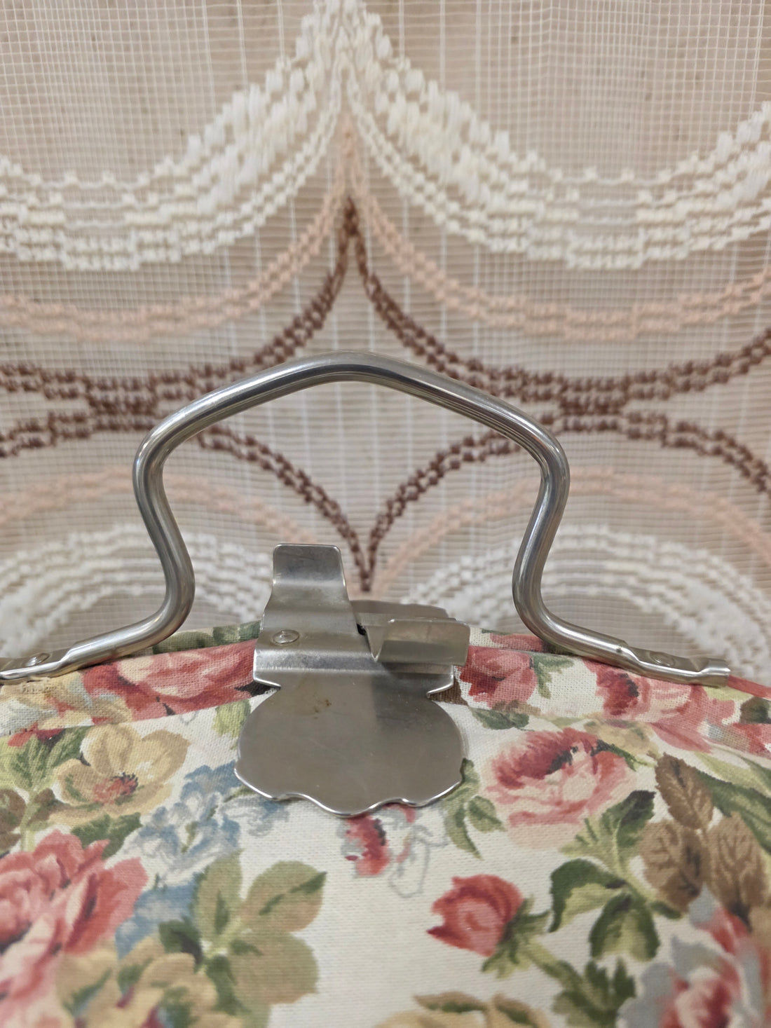 Theebeurs met knip – vintage rozenstof