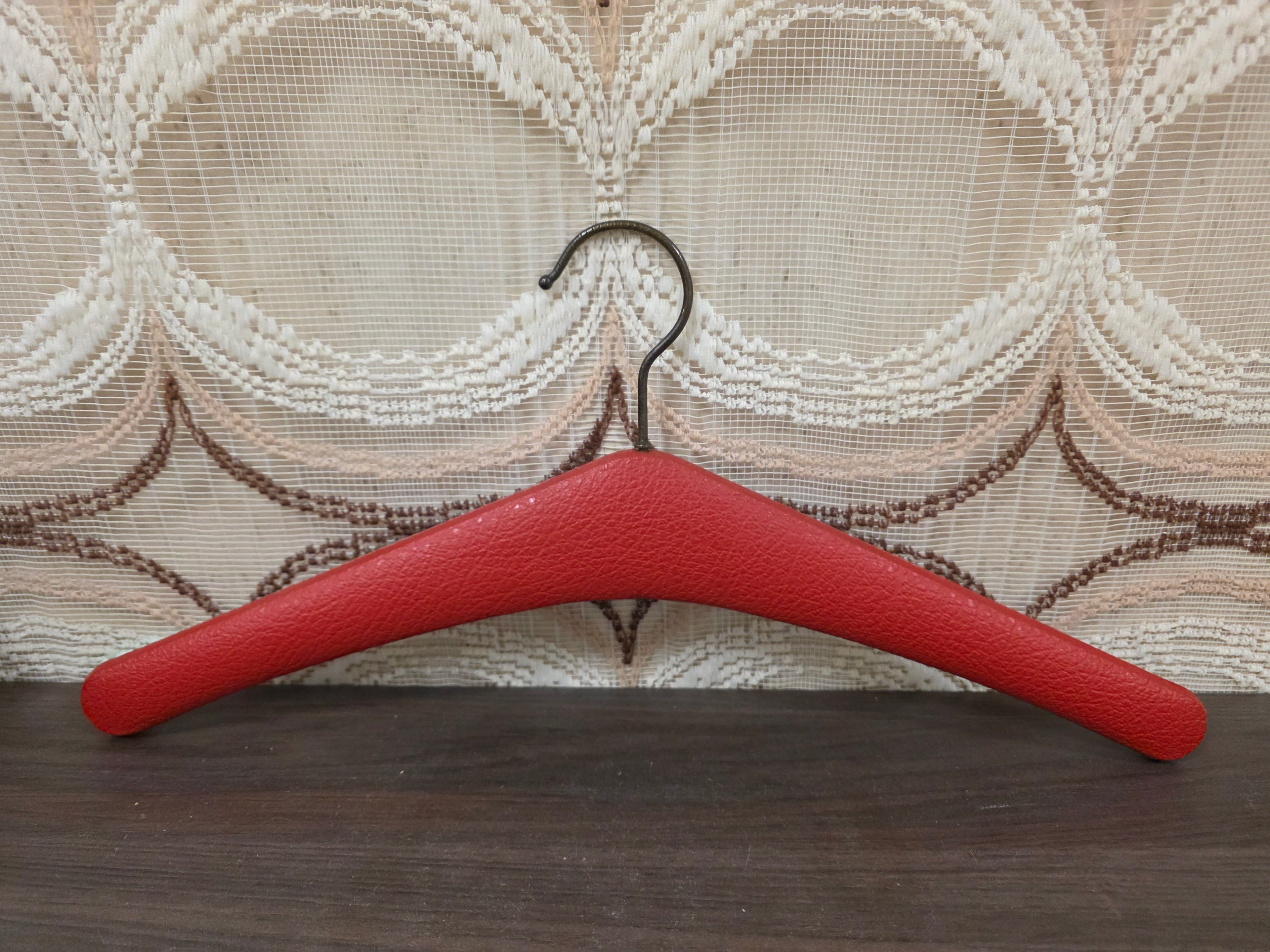 Skailederen kledinghanger rood