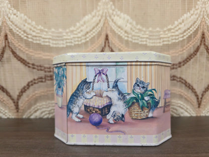 Vintage blik met katten illustraties