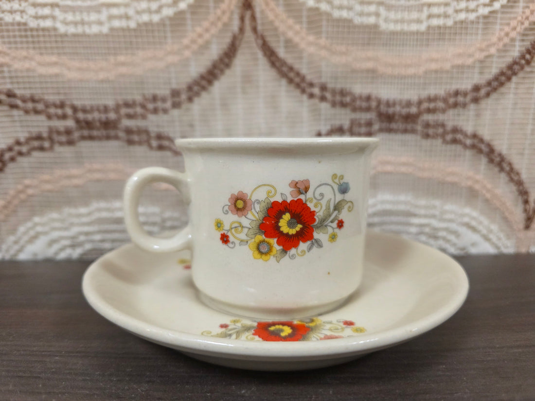 Hitkari kop en schotel bloemen vintage servies