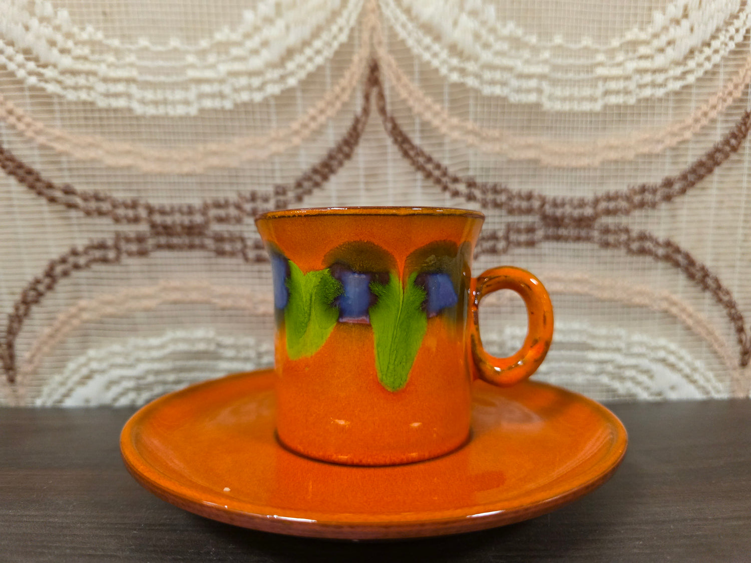 Kop en schotel oranje fat lava paars groen