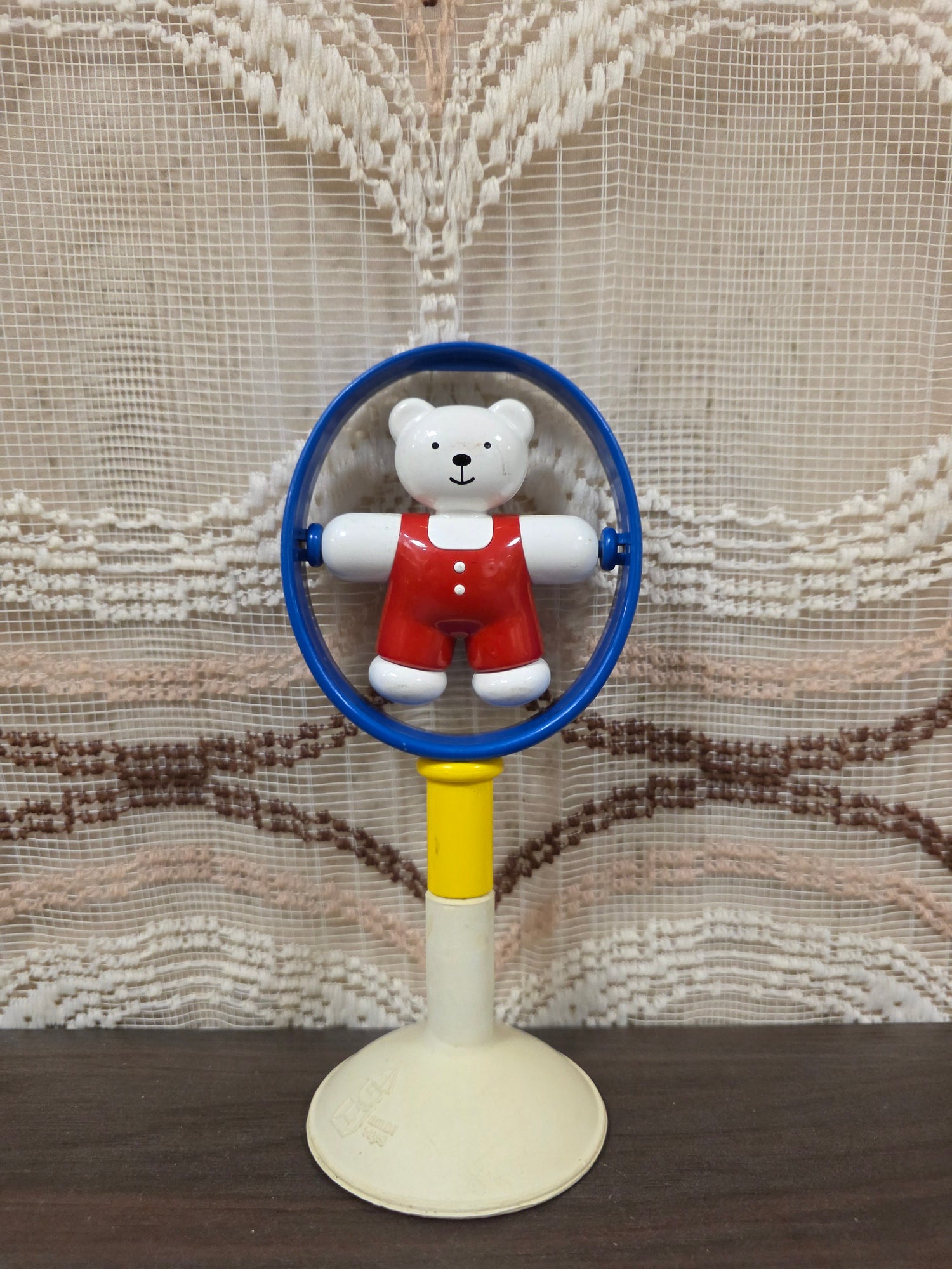 Ambi Toys beertje met zuignap – blauwe rand (Teddy Suction Toy)