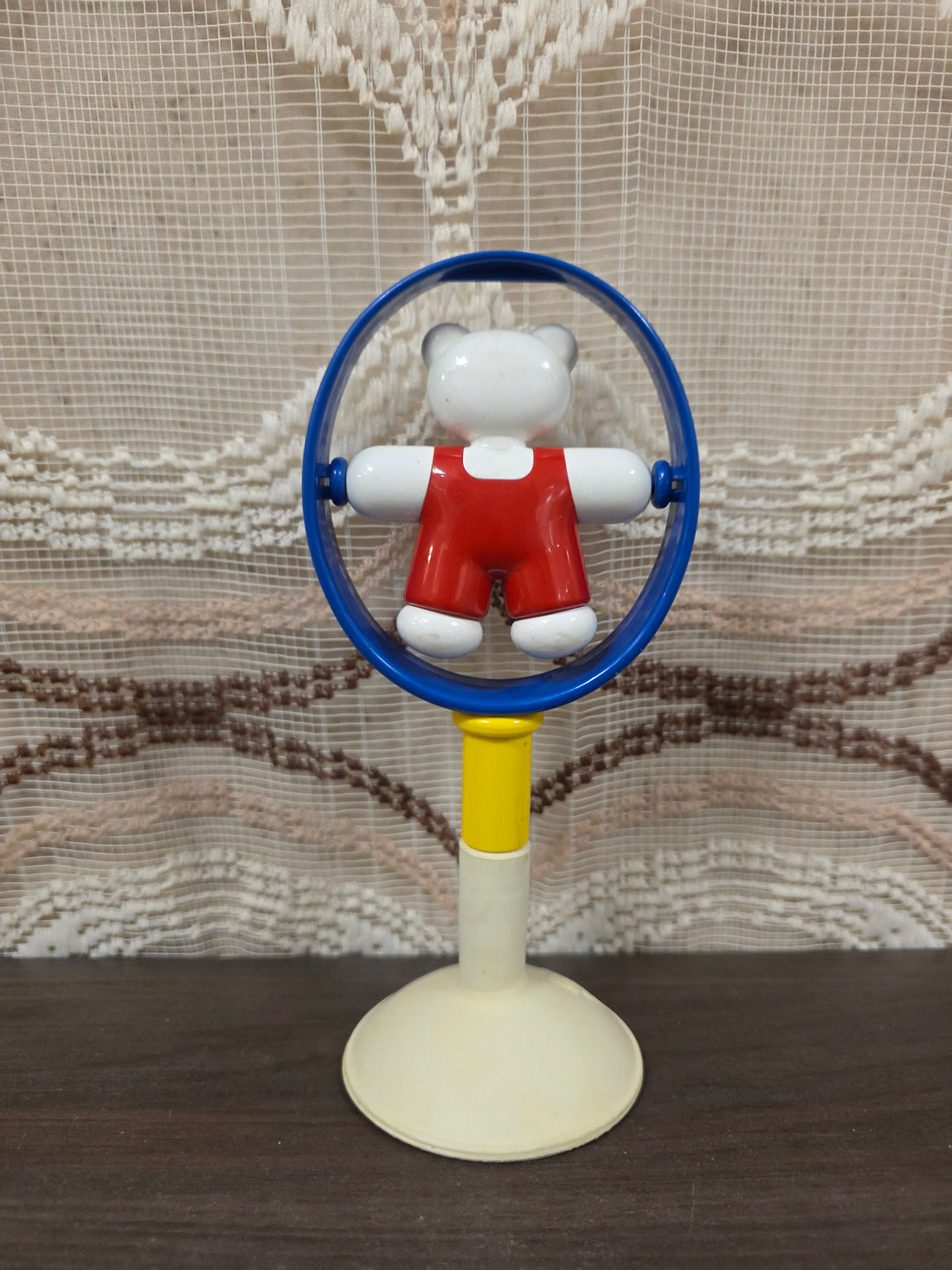Ambi Toys beertje met zuignap – blauwe rand (Teddy Suction Toy)