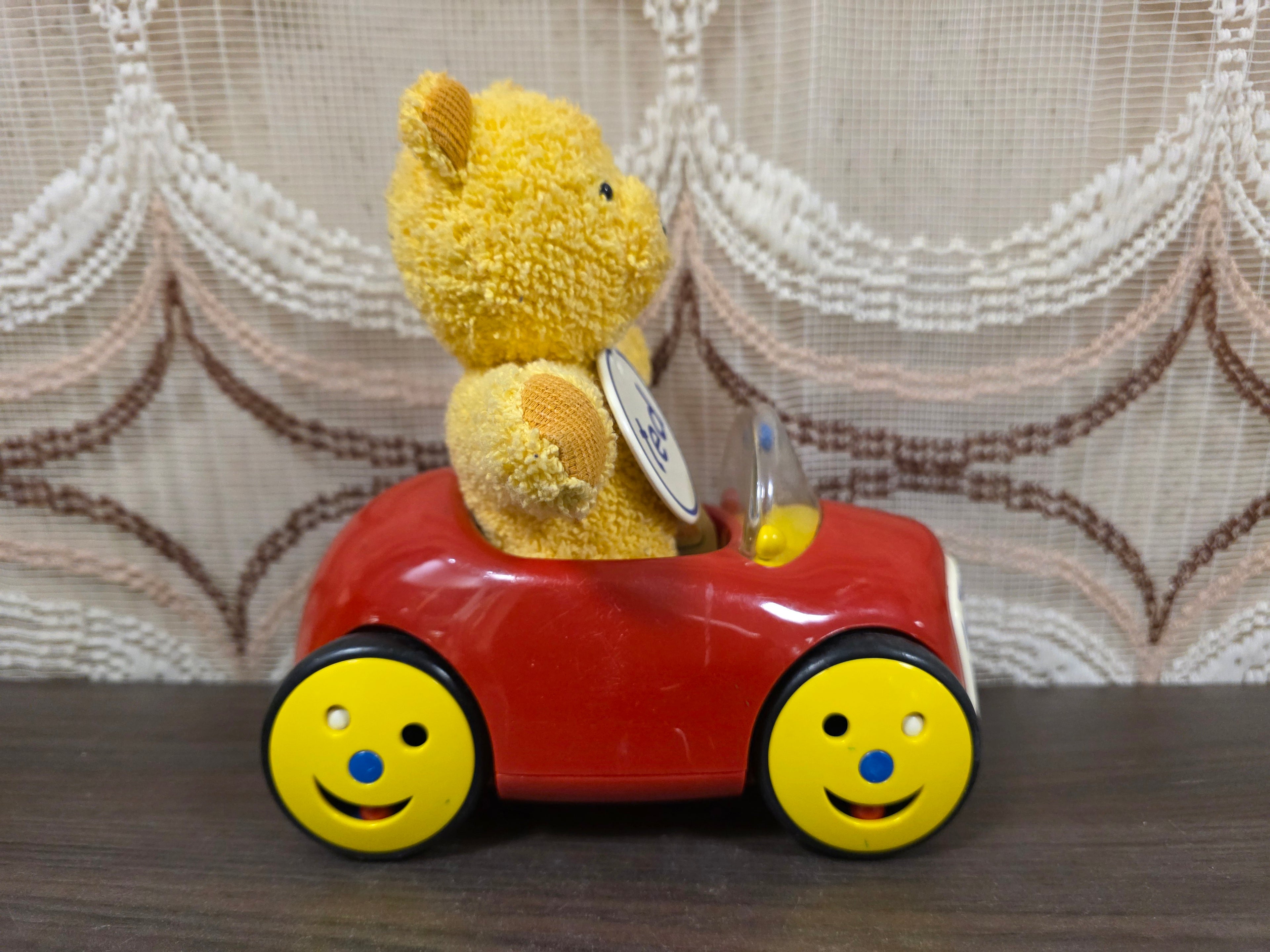 Ambi Toys auto met knuffelbeer Ted