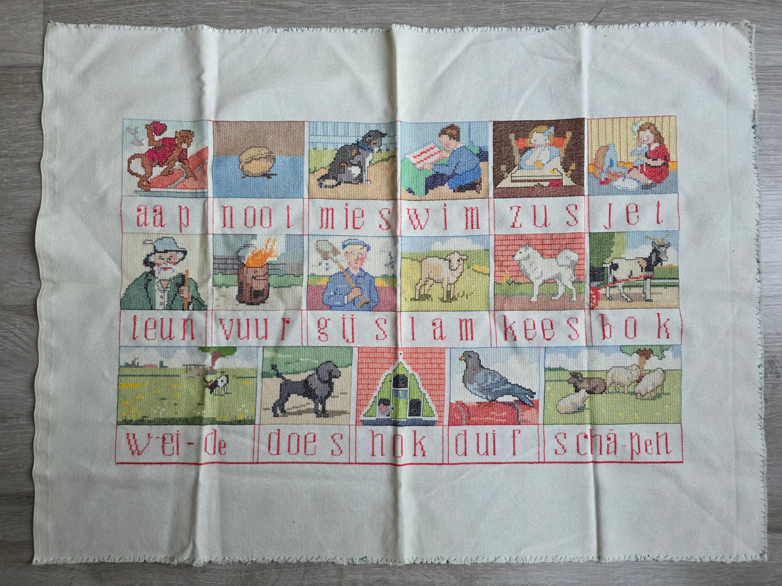 Borduurwerk leesplankje Aap Noot Mies