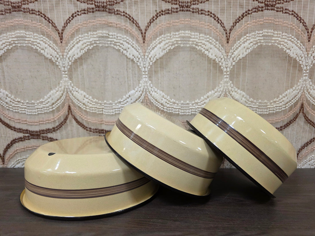 Vintage emaille nestschalen set crème bruin