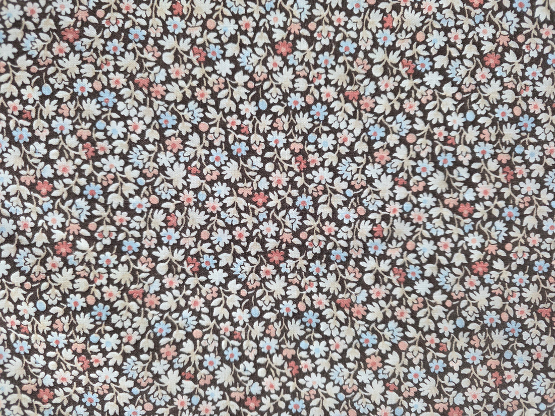 Ovaal tafelkleed met kleine bloemetjes