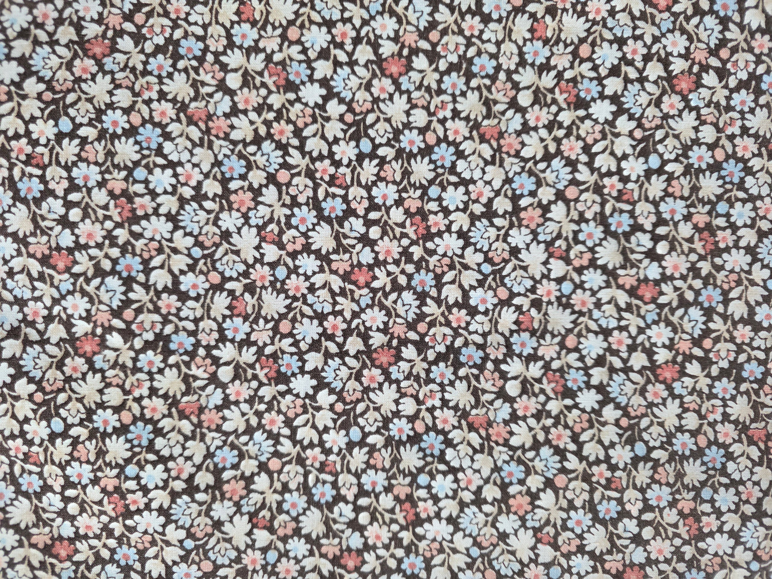 Ovaal tafelkleed met kleine bloemetjes