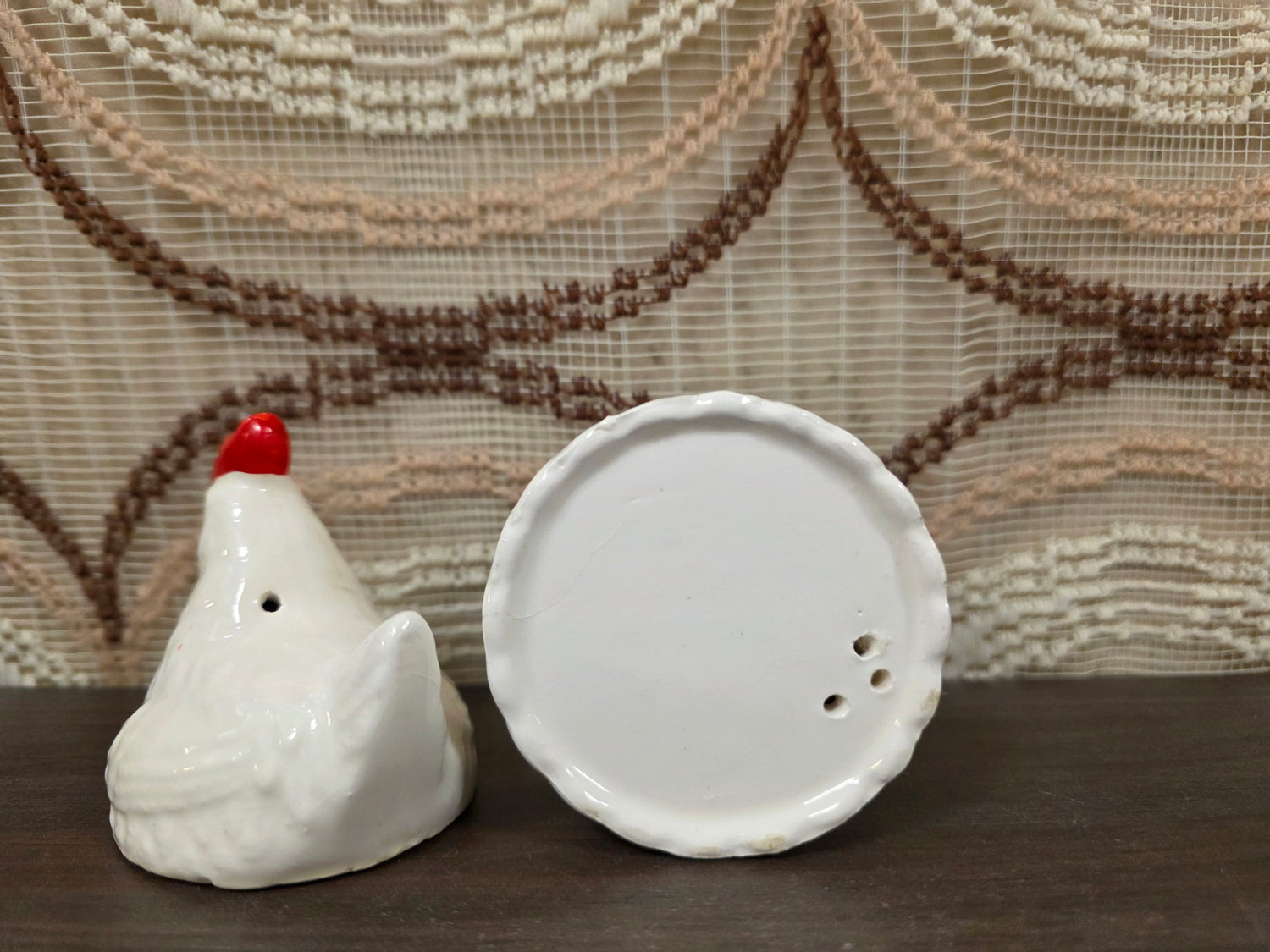 Peper en zout stel kip op nest