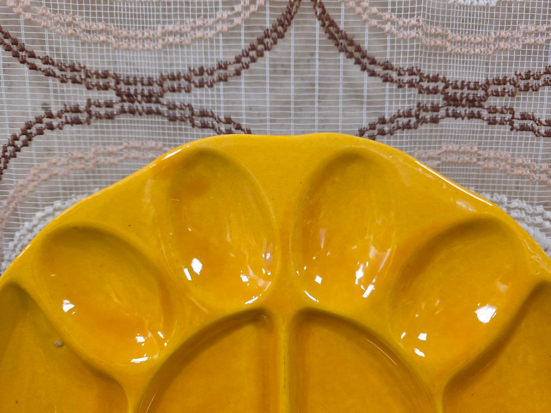 Okergeel eierbord vintage serveerbord