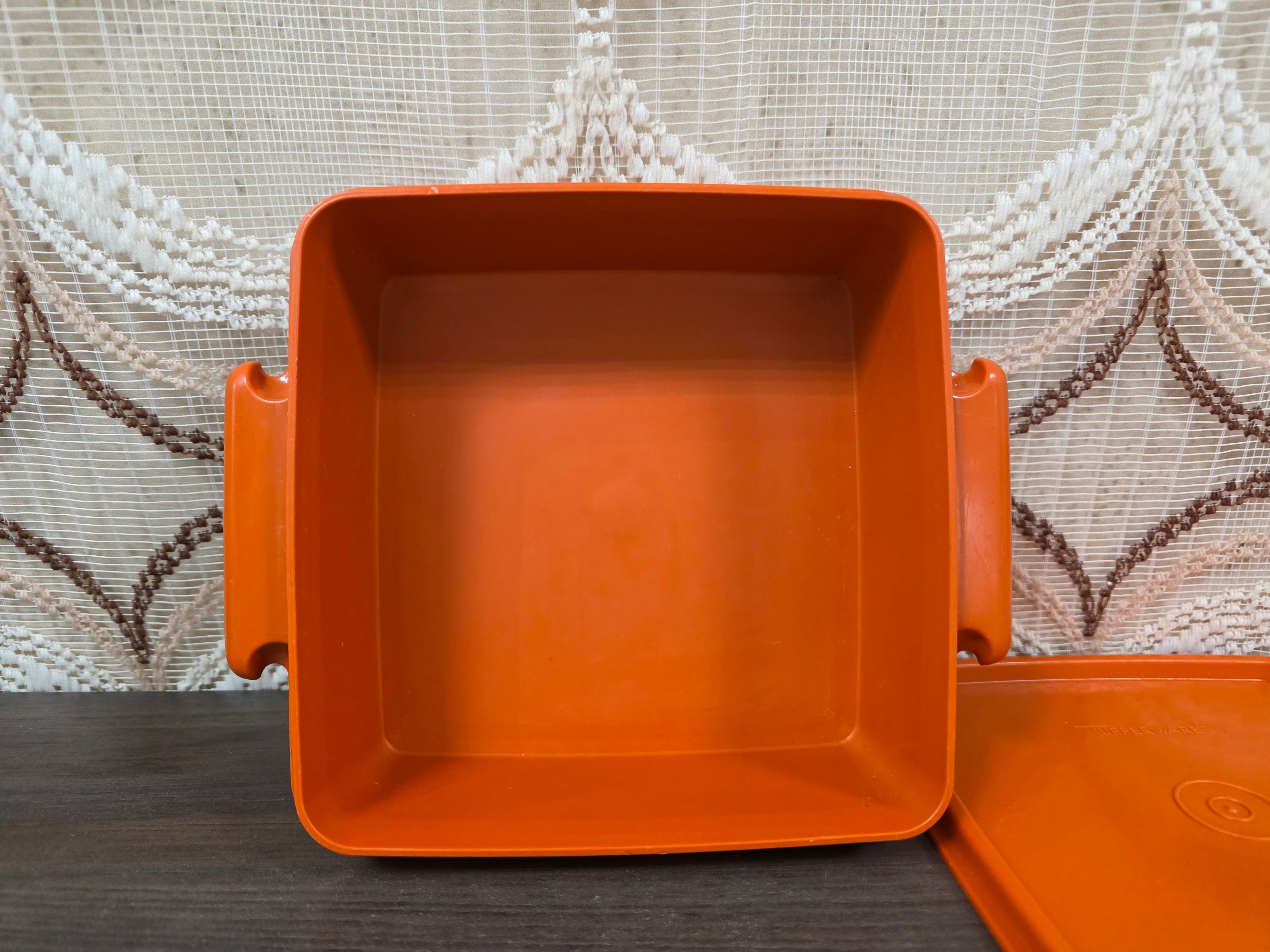 Tupperware oranje vierkante trommel