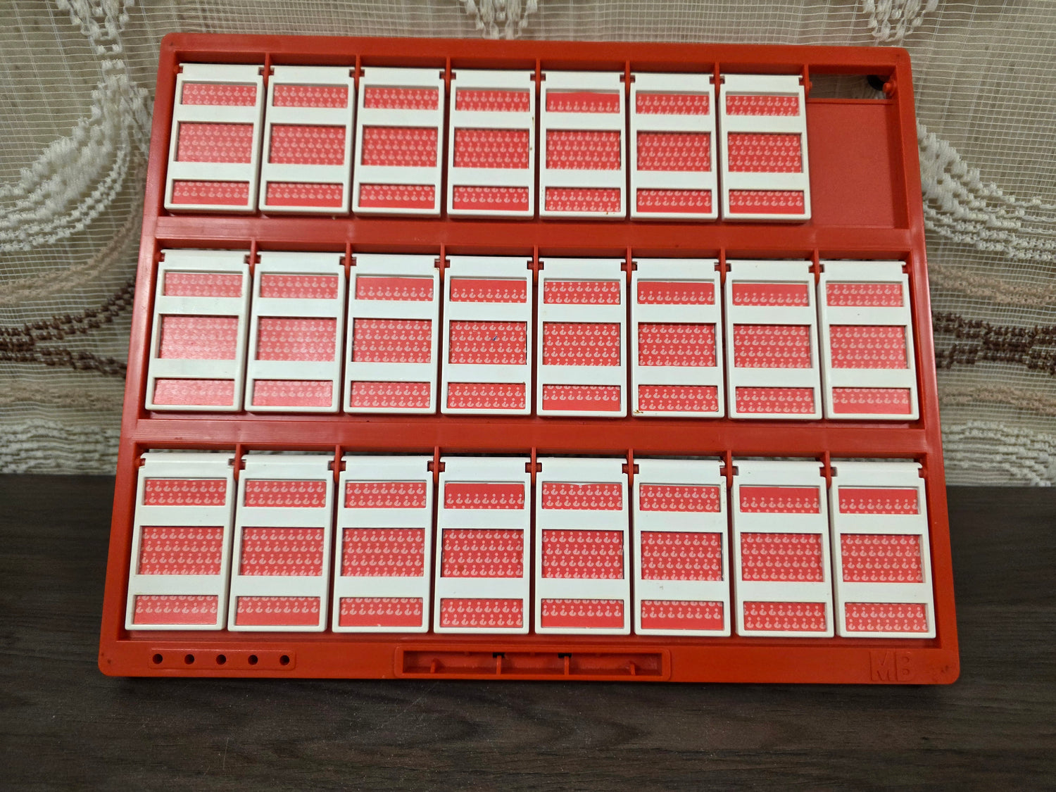 Wie is het? MB Spel jaren 80  vintage gezelschapsspel