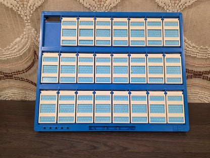 Wie is het? MB Spel jaren 80  vintage gezelschapsspel