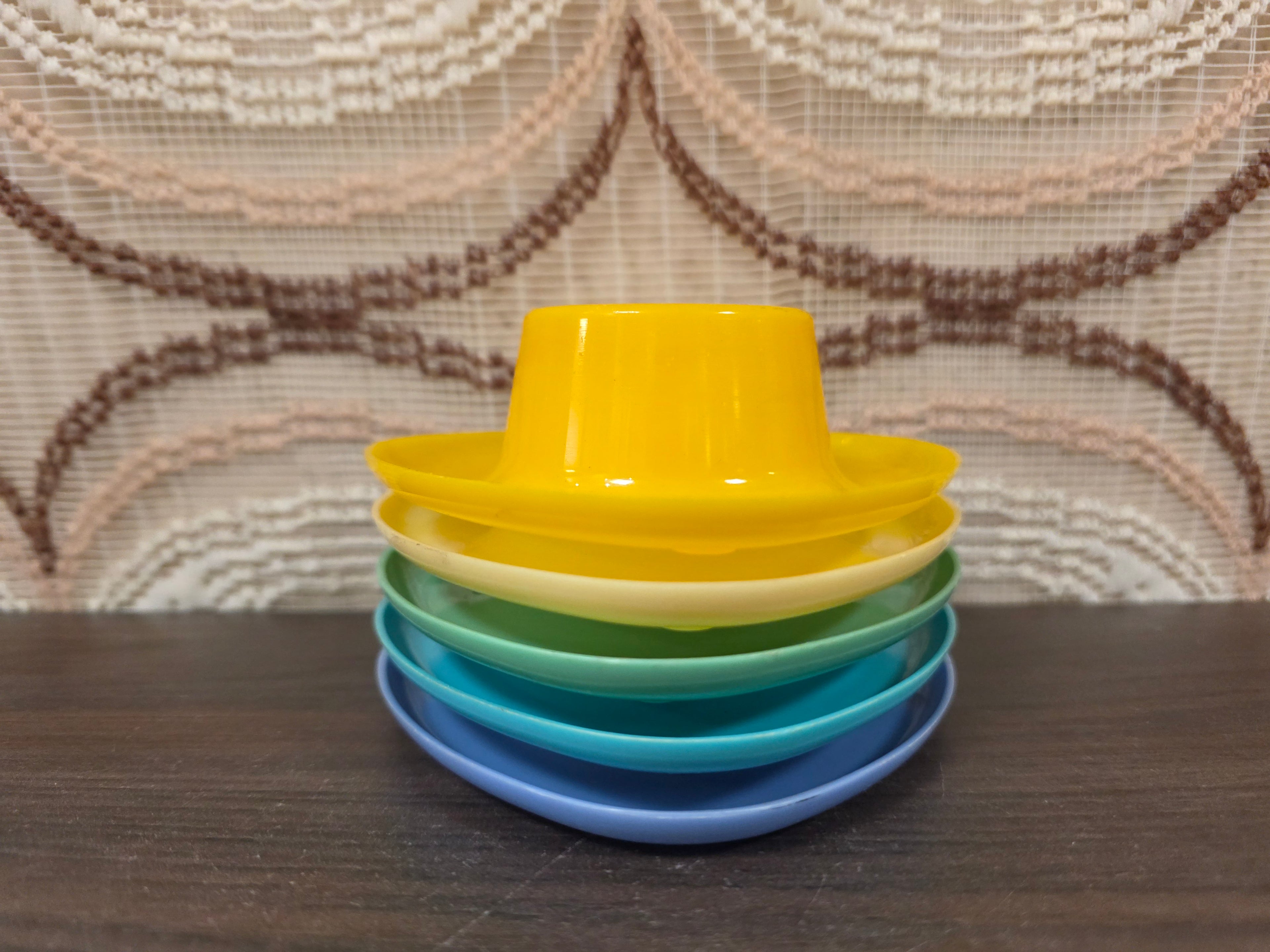 Vintage eierdoppen set van 5 kleurrijk kunststof