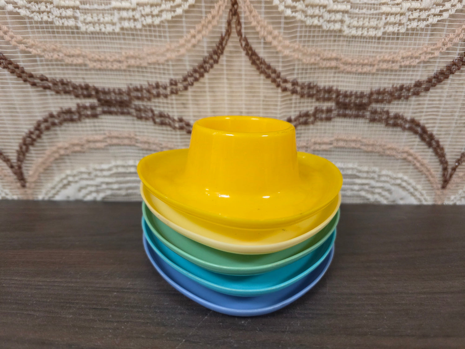 Vintage eierdoppen set van 5 kleurrijk kunststof