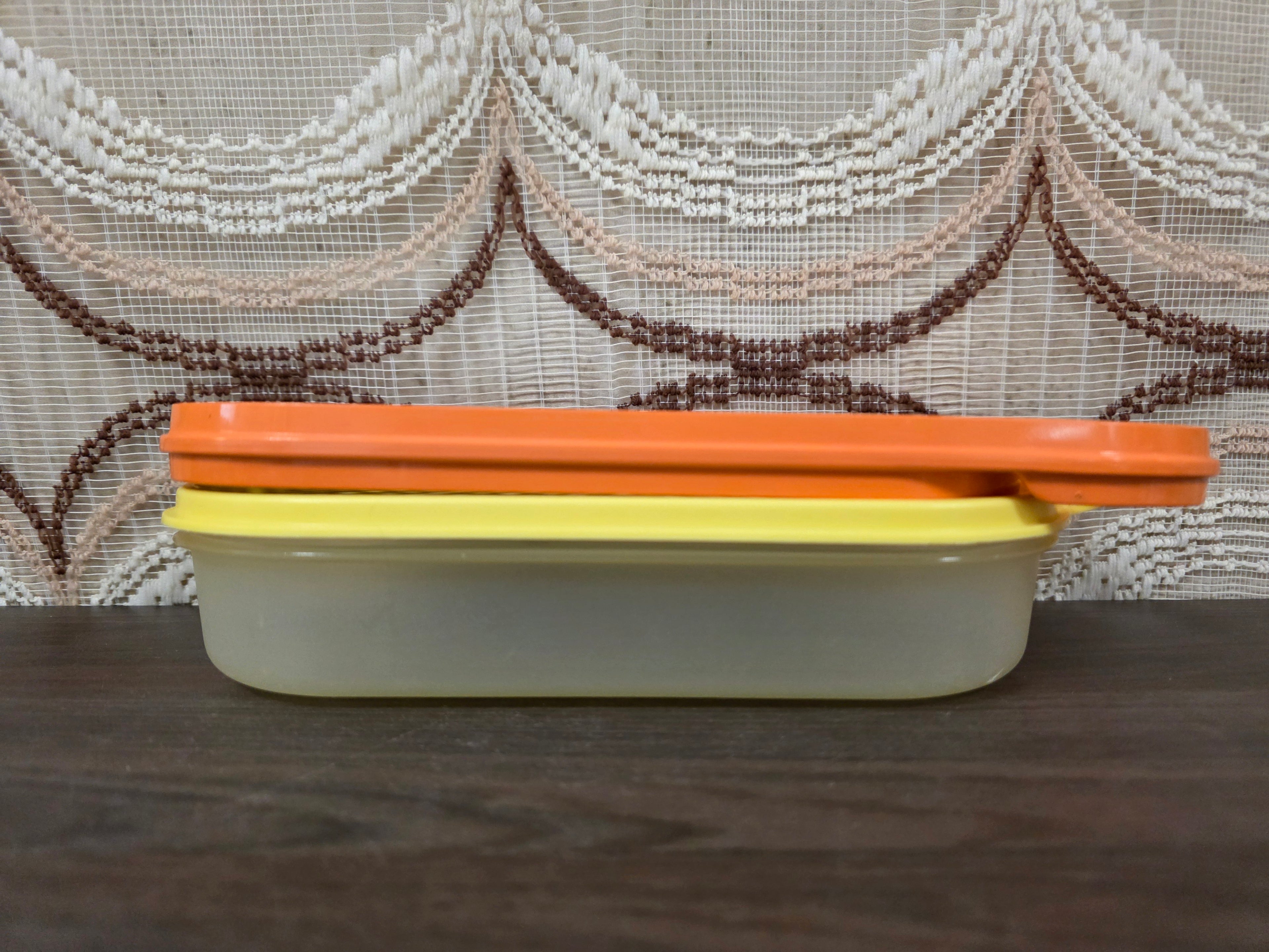 Tupperware rasppaardje met metalen rasp geel deksel