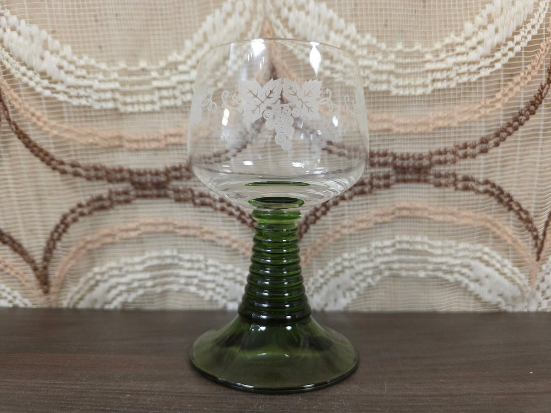 Vintage Roemer Riesling wijnglas met druivenmotief