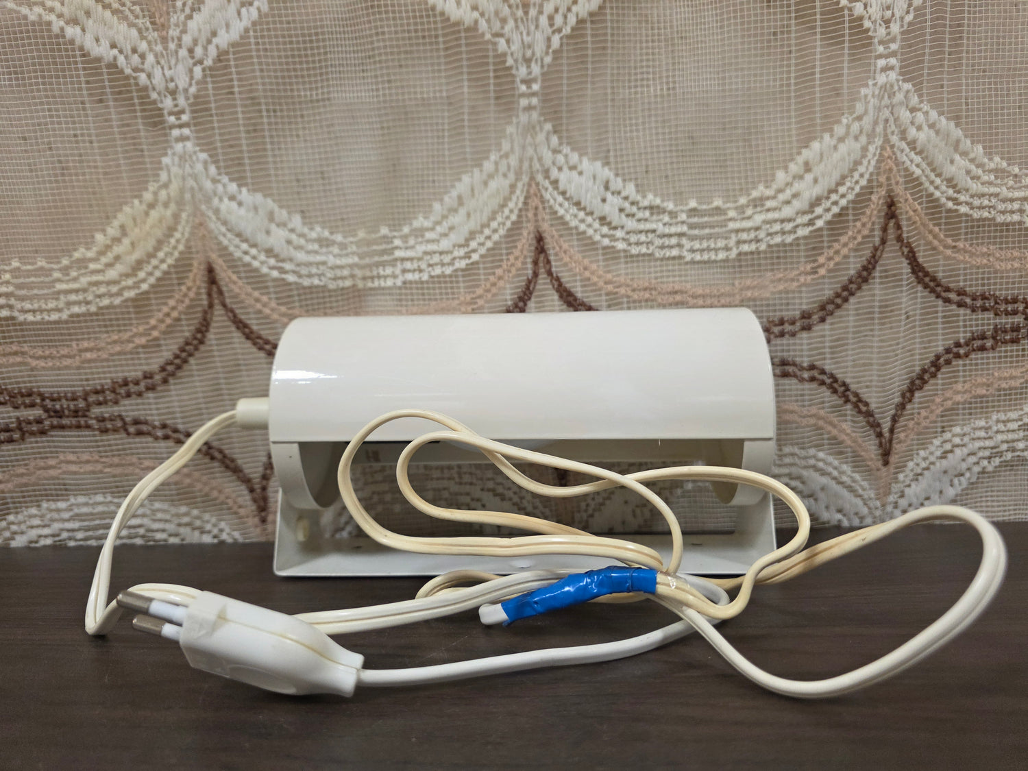 Ikea LOD V413 metalen wandlamp wit