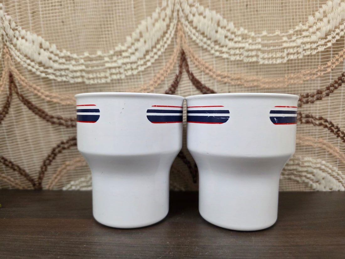 Mepal beker wit blauw-rood gestreept