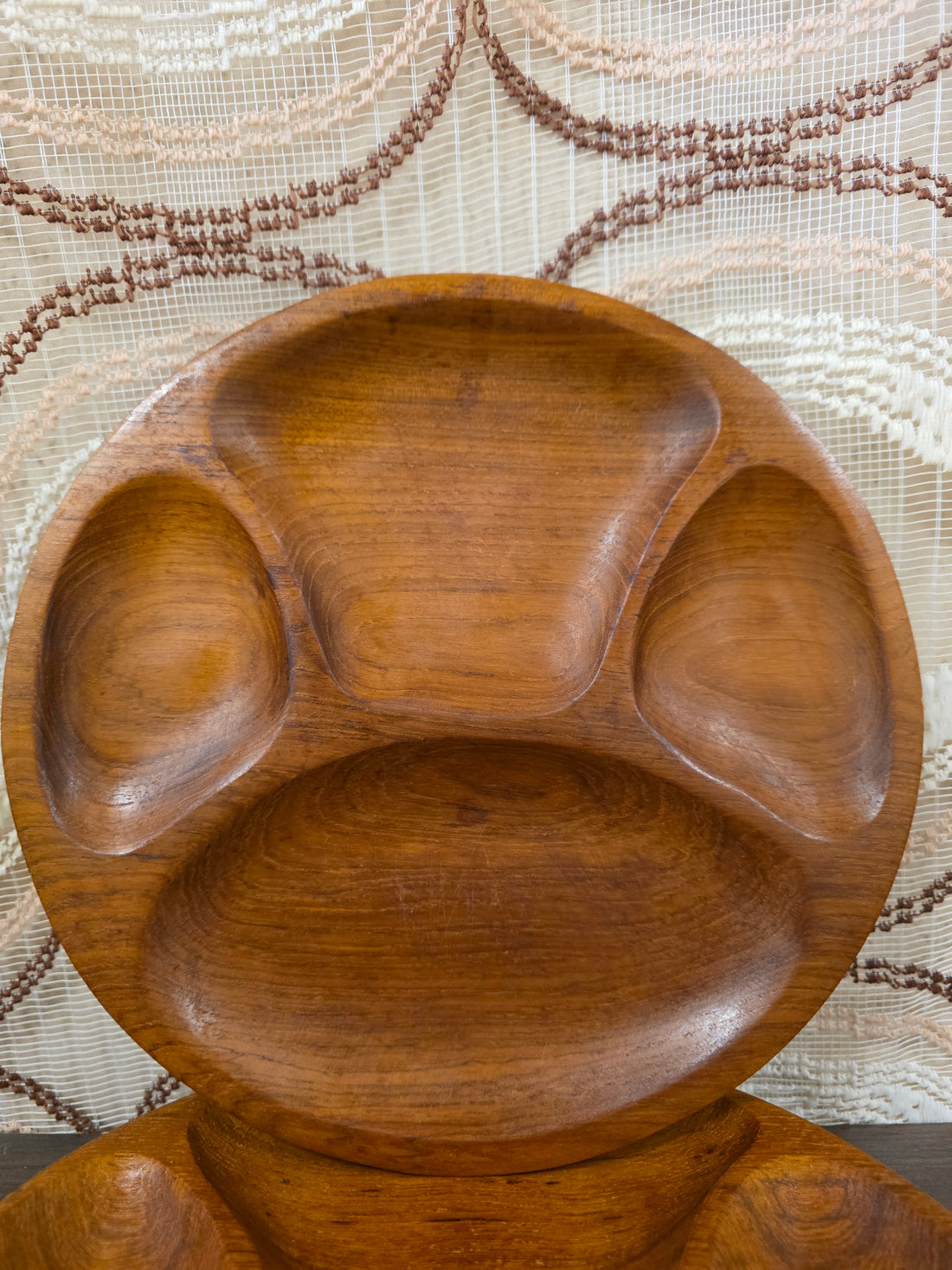 Houten vintage borden met vakverdeling