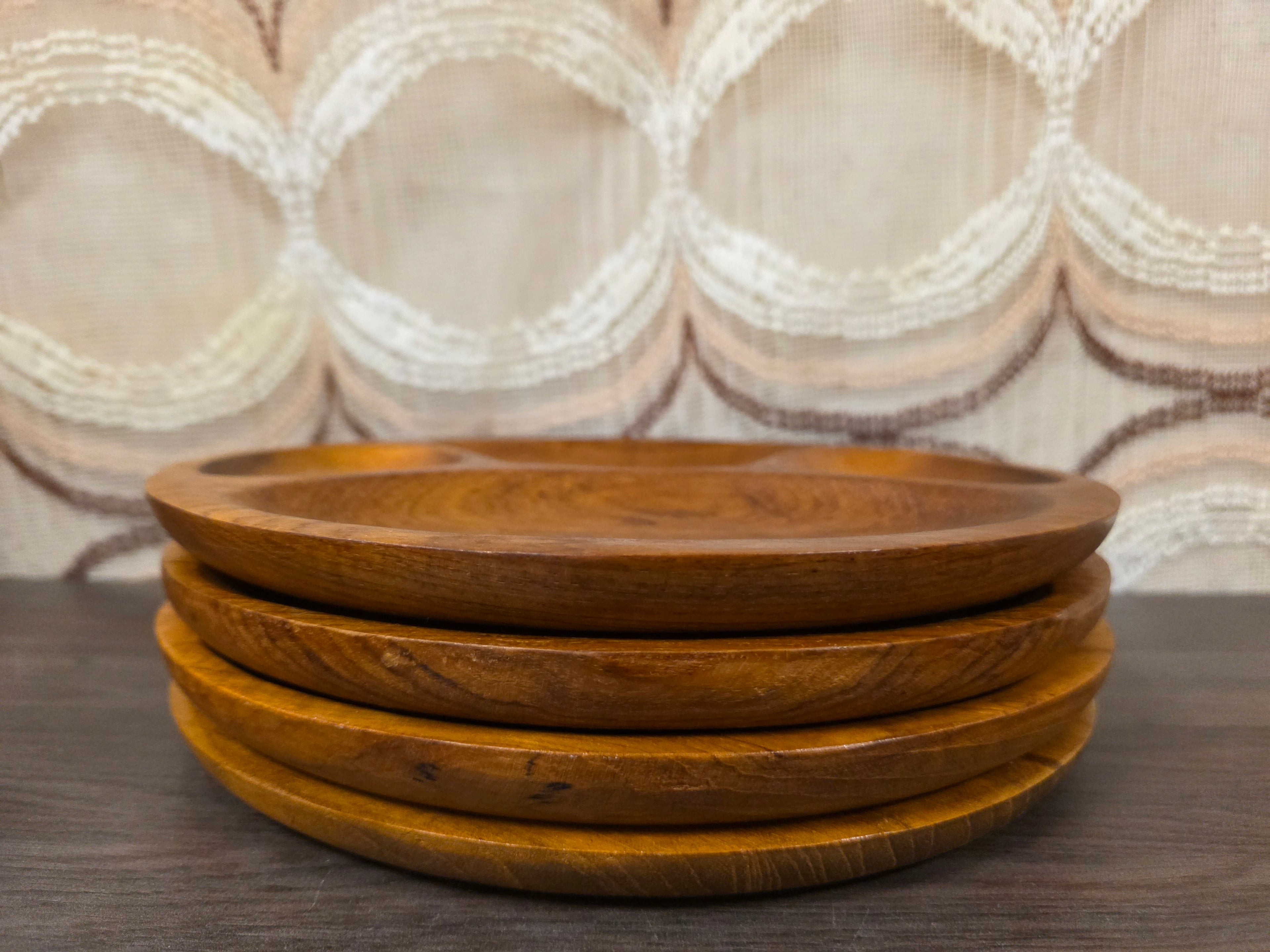 Houten vintage borden met vakverdeling