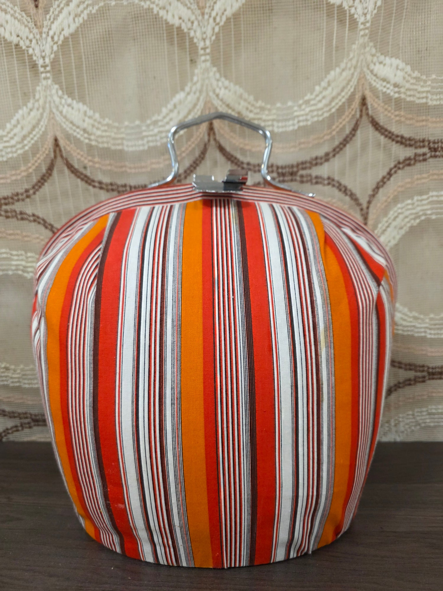 Vintage theebeurs met knip gestreept