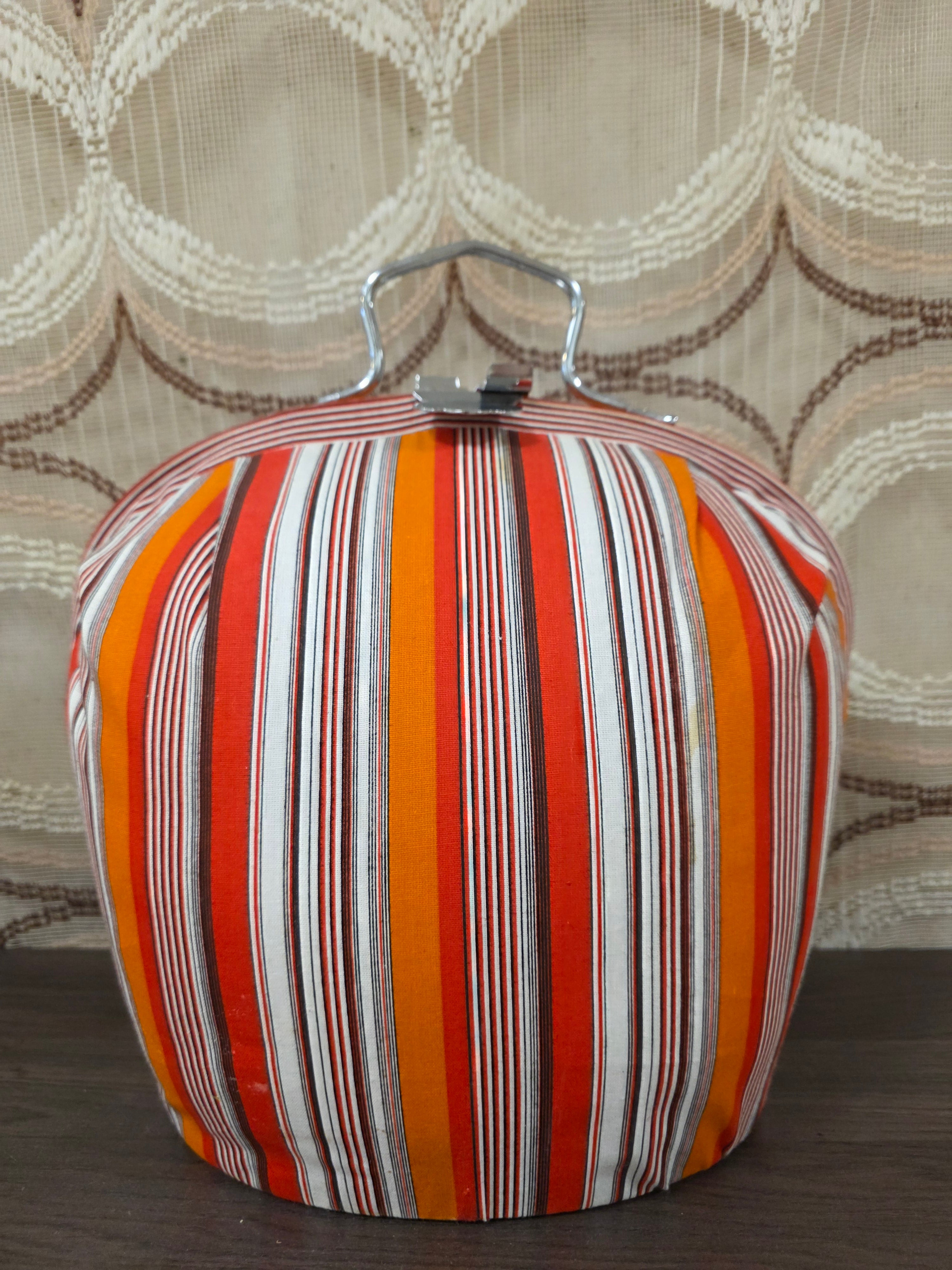 Vintage theebeurs met knip gestreept