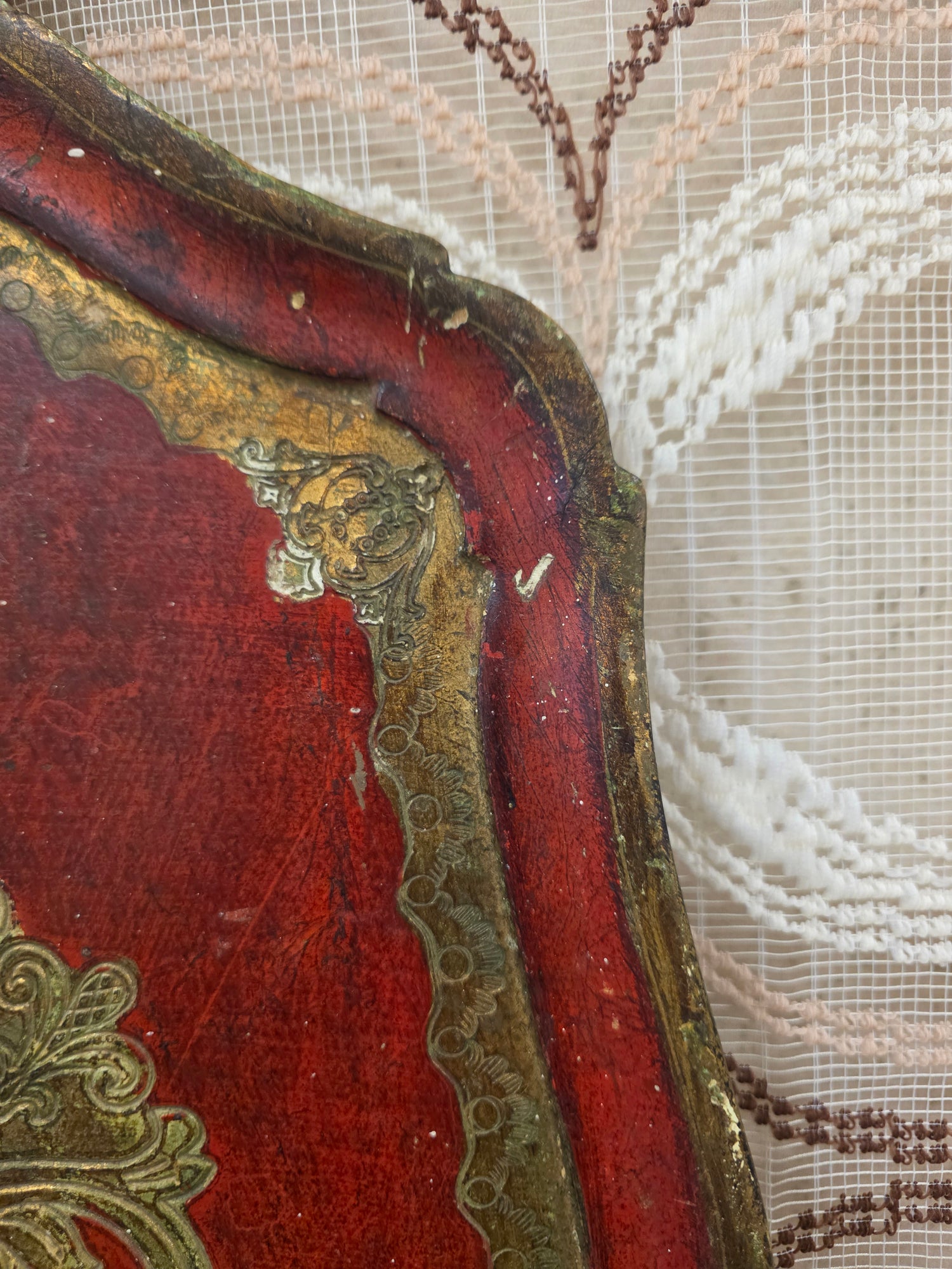 Florentijns dienblad rood goud 57,5 x 38 cm