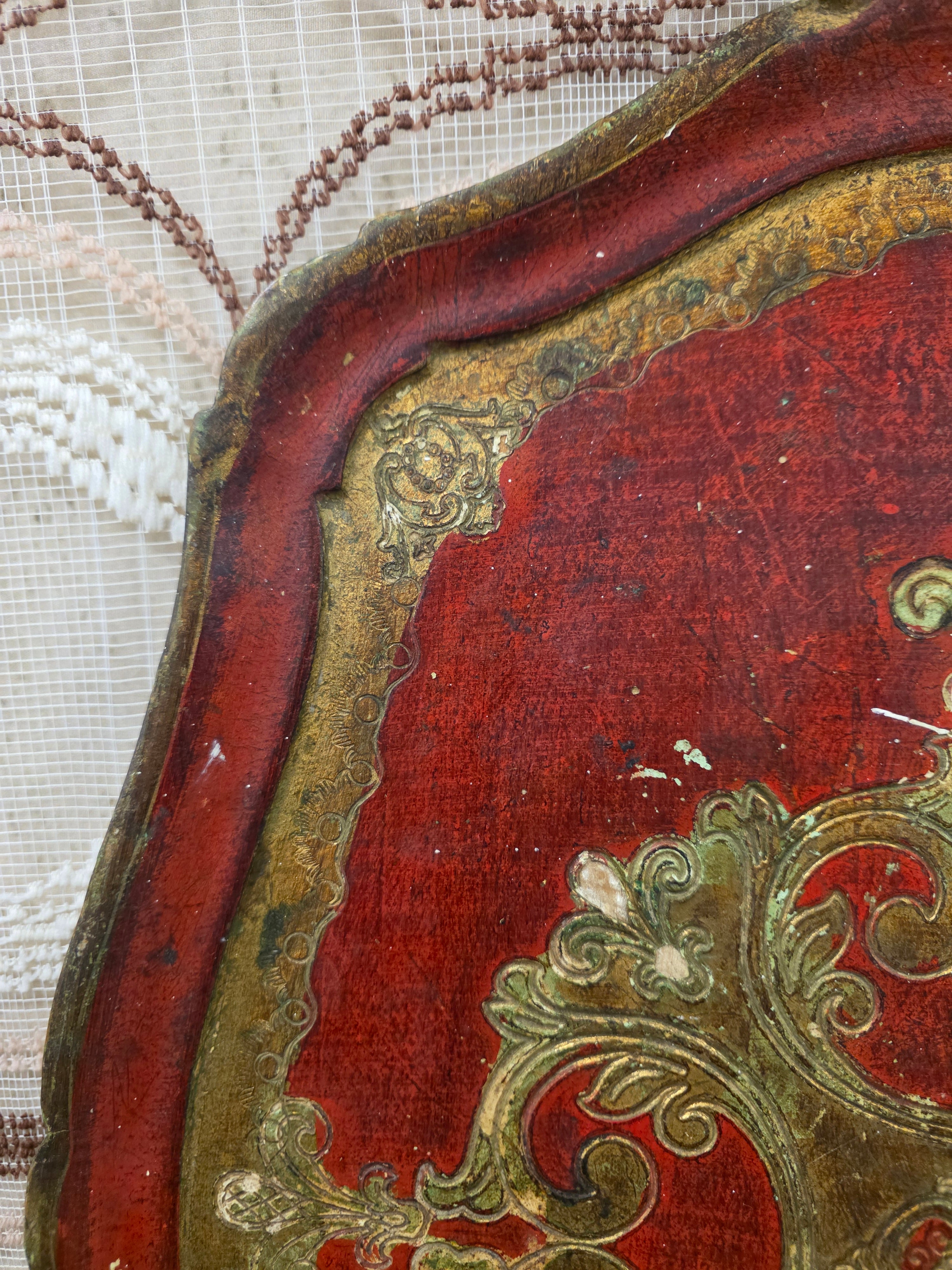 Florentijns dienblad rood goud 57,5 x 38 cm