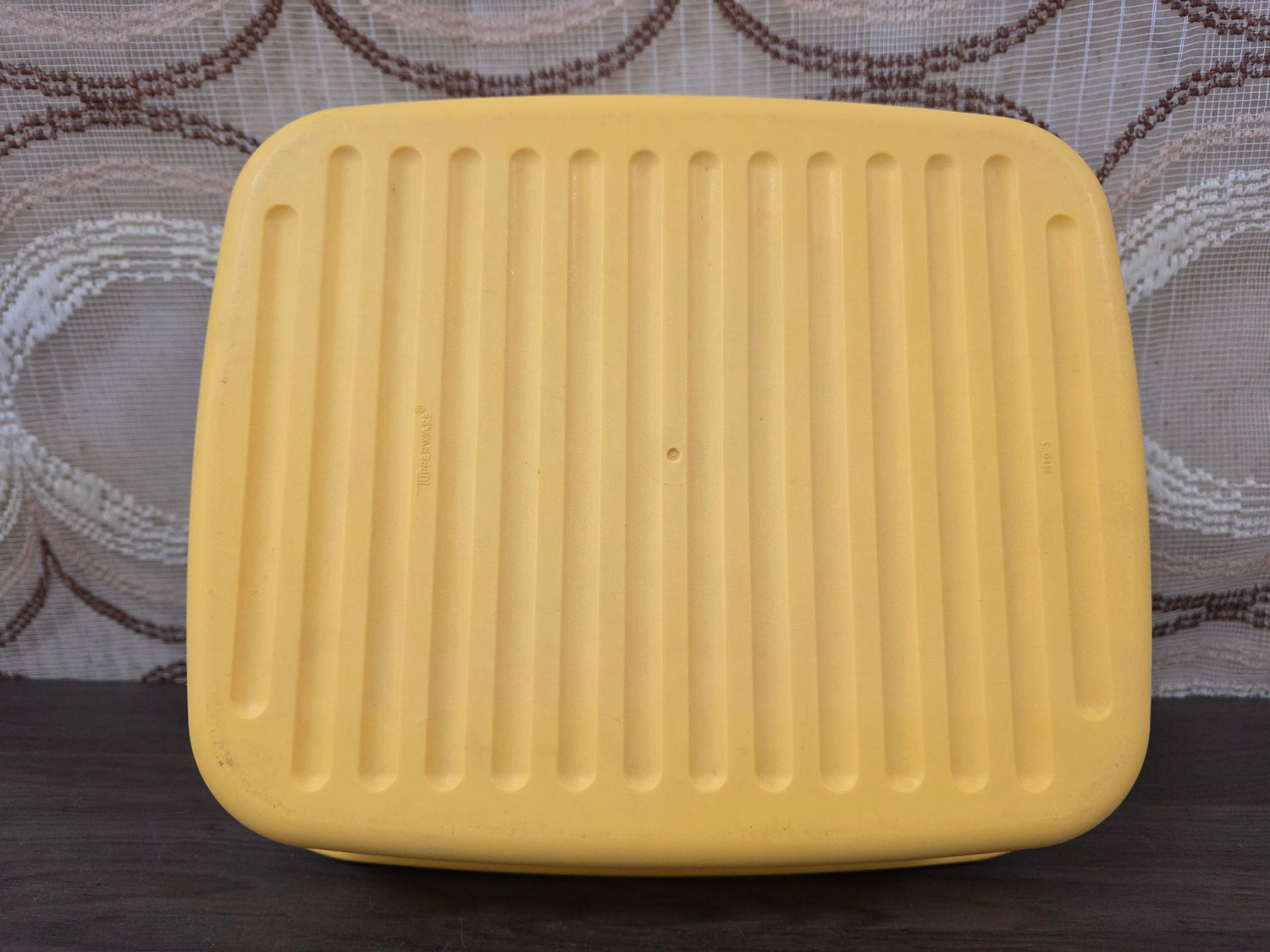 Tupperware Kornuit broodtrommel geel