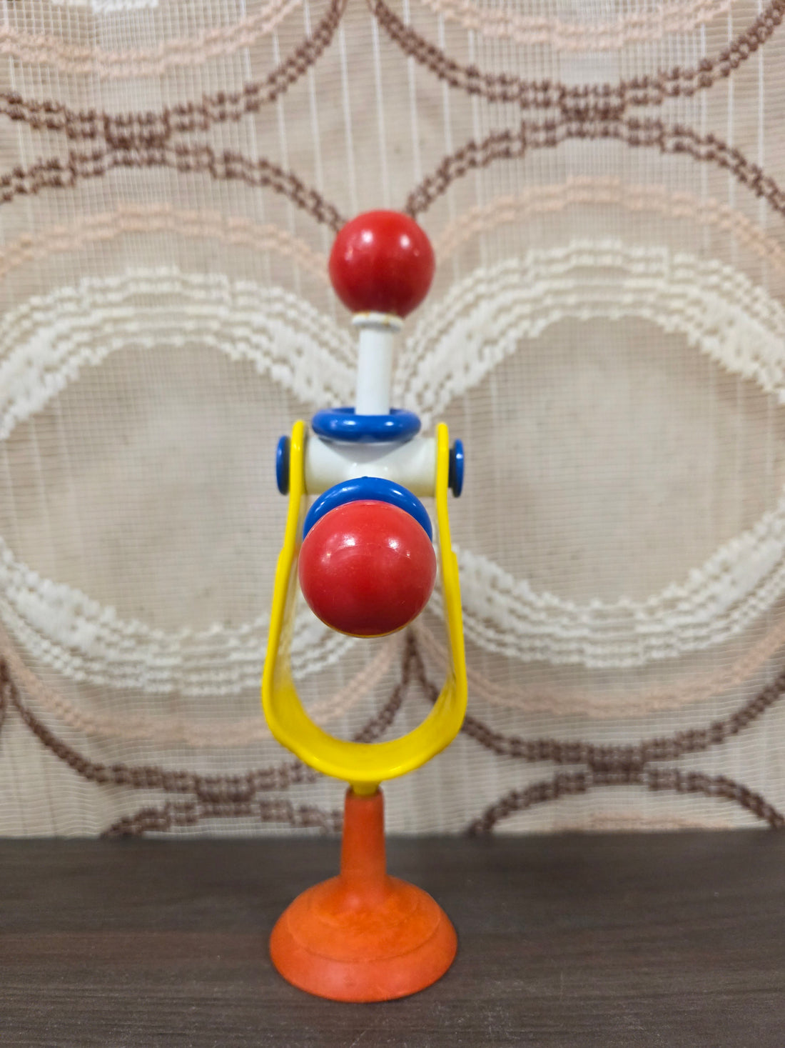 Ambi Toys Rota Rattle vintage draaibare rammelaar met zuignap