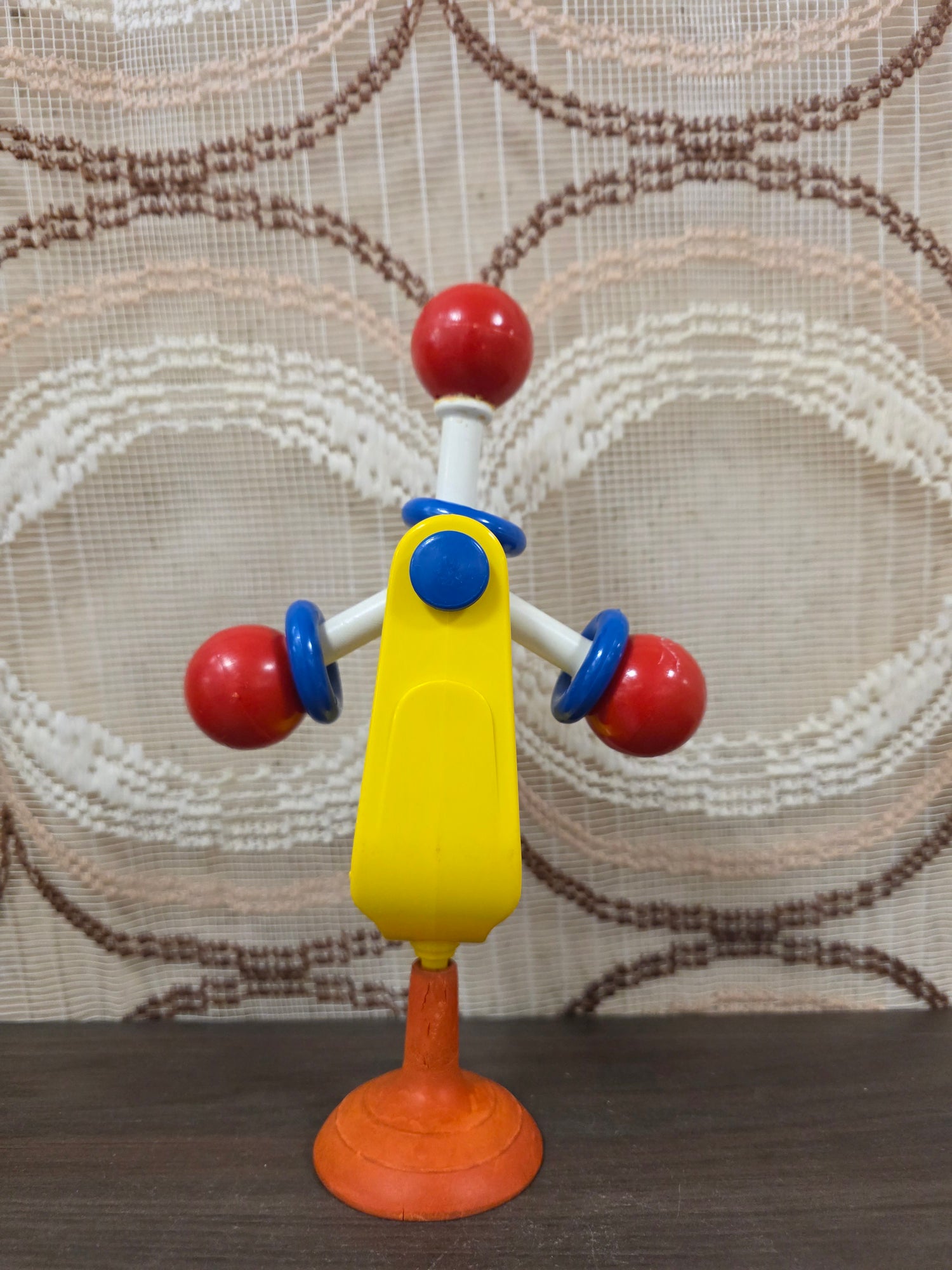 Ambi Toys Rota Rattle vintage draaibare rammelaar met zuignap