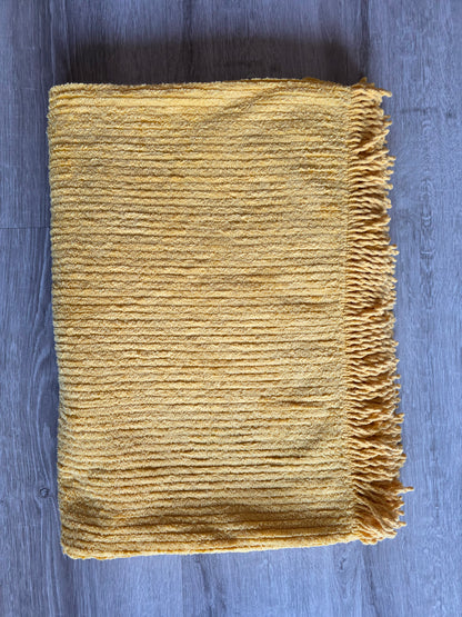 Vintage chenille sprei okergeel met franjes