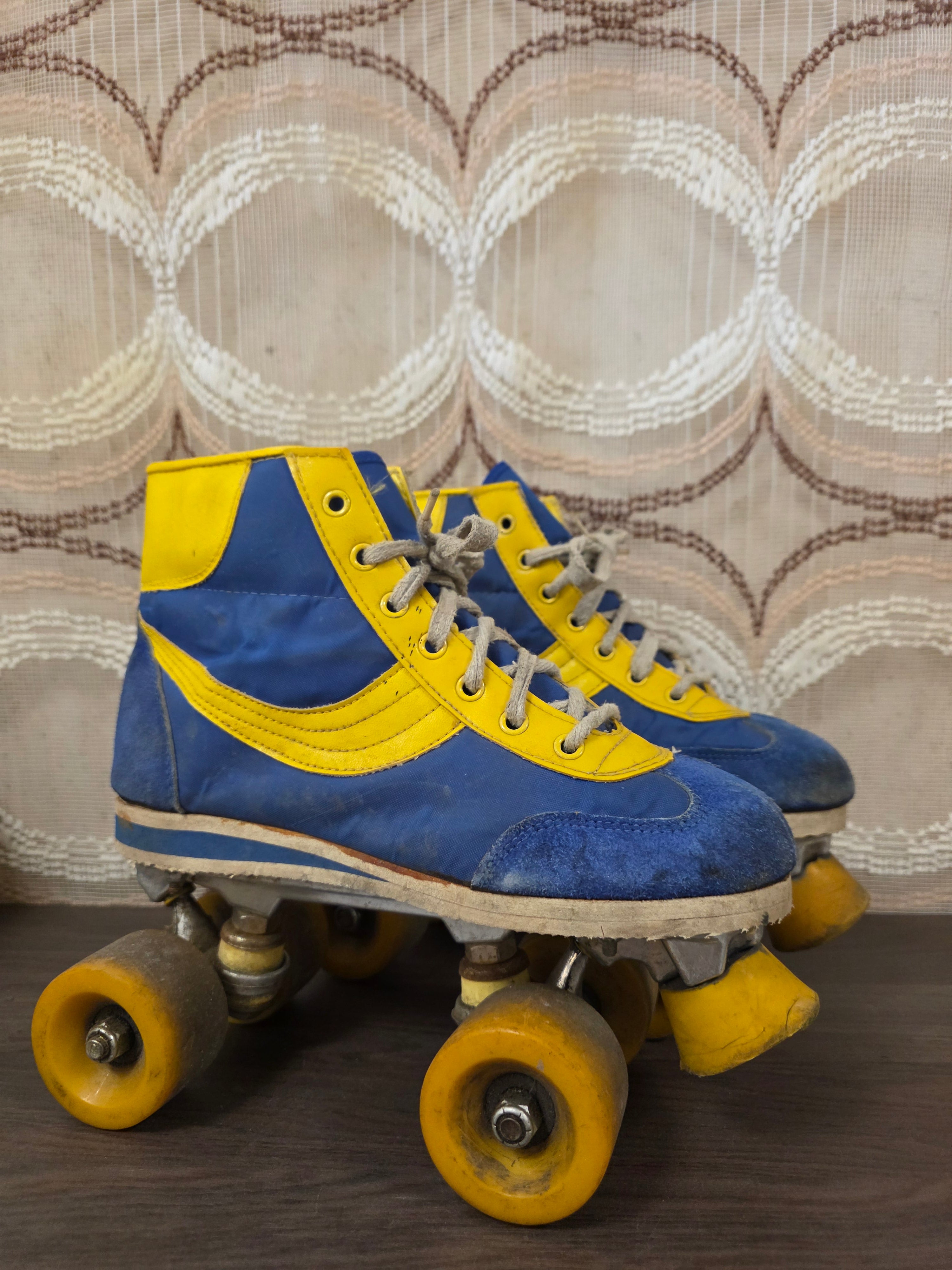 Rolschaatsen blauw geel maat 38