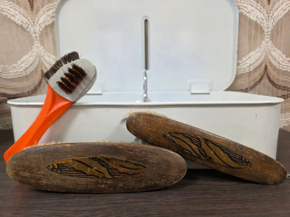 Vintage poetsdoos jaren 70 wit met oranje motief
