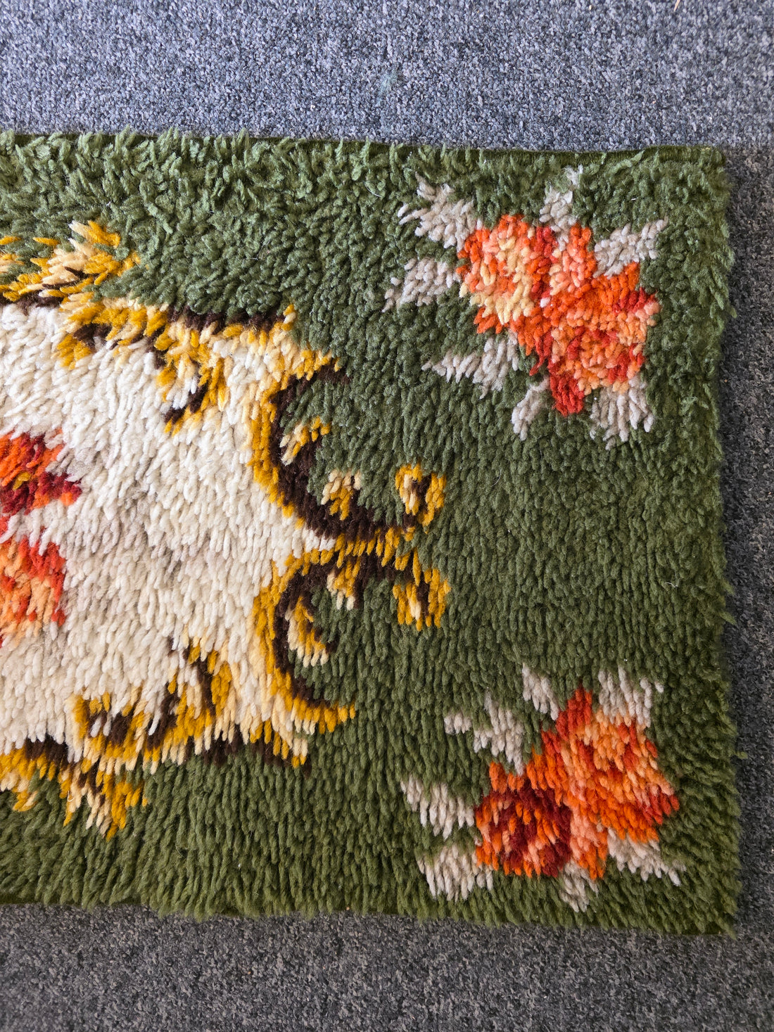 Smyrna wol tafelloper bloemen 48 x 98 cm vintage