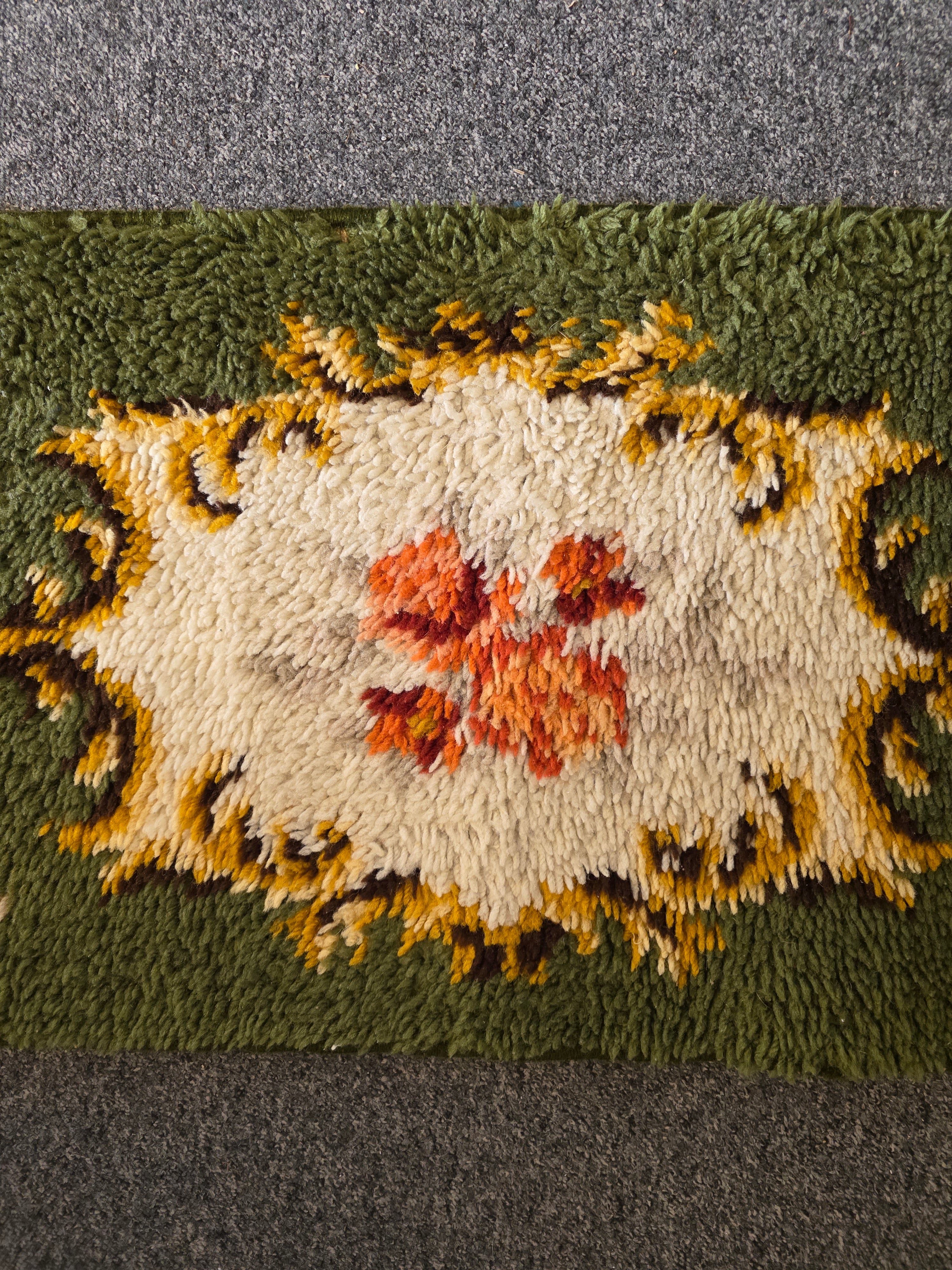 Smyrna wol tafelloper bloemen 48 x 98 cm vintage