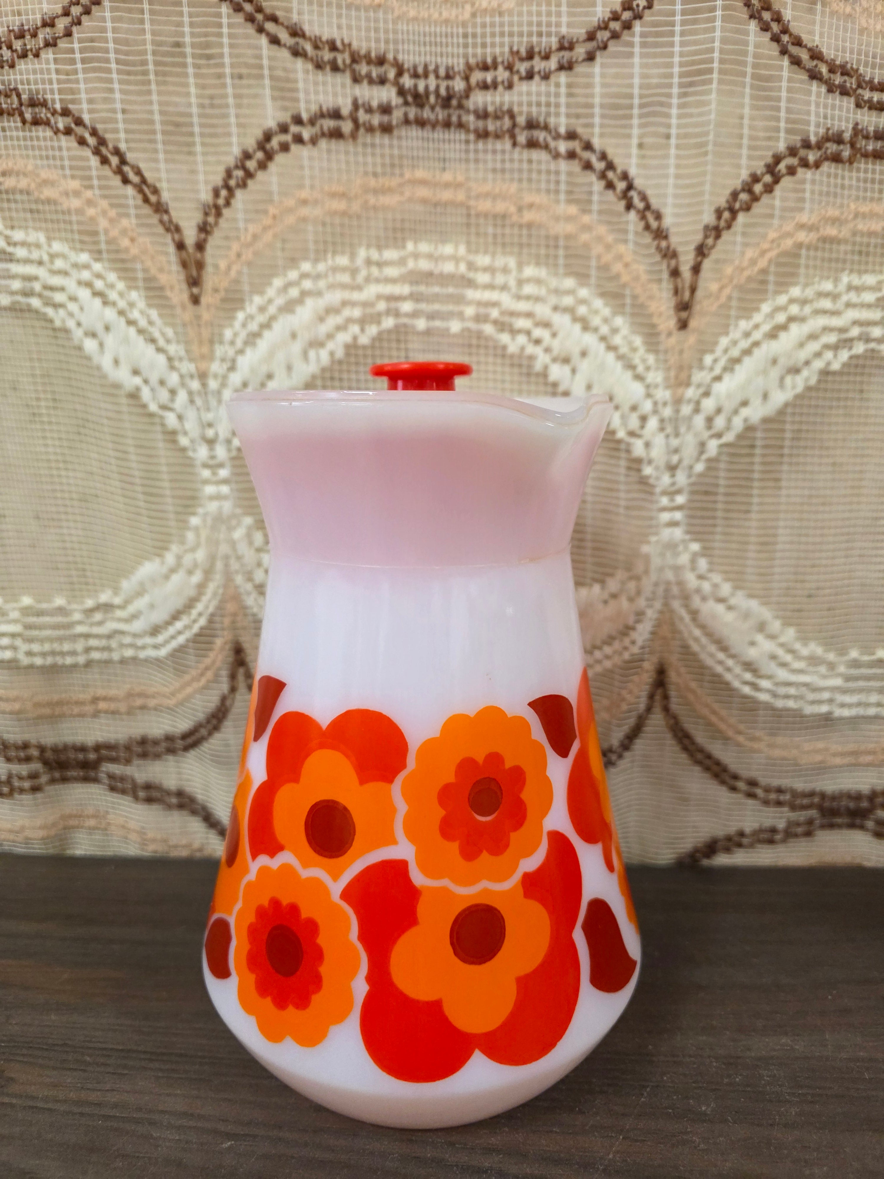 Vintage Arcopal Lotus kan rood oranje bloemenmotief